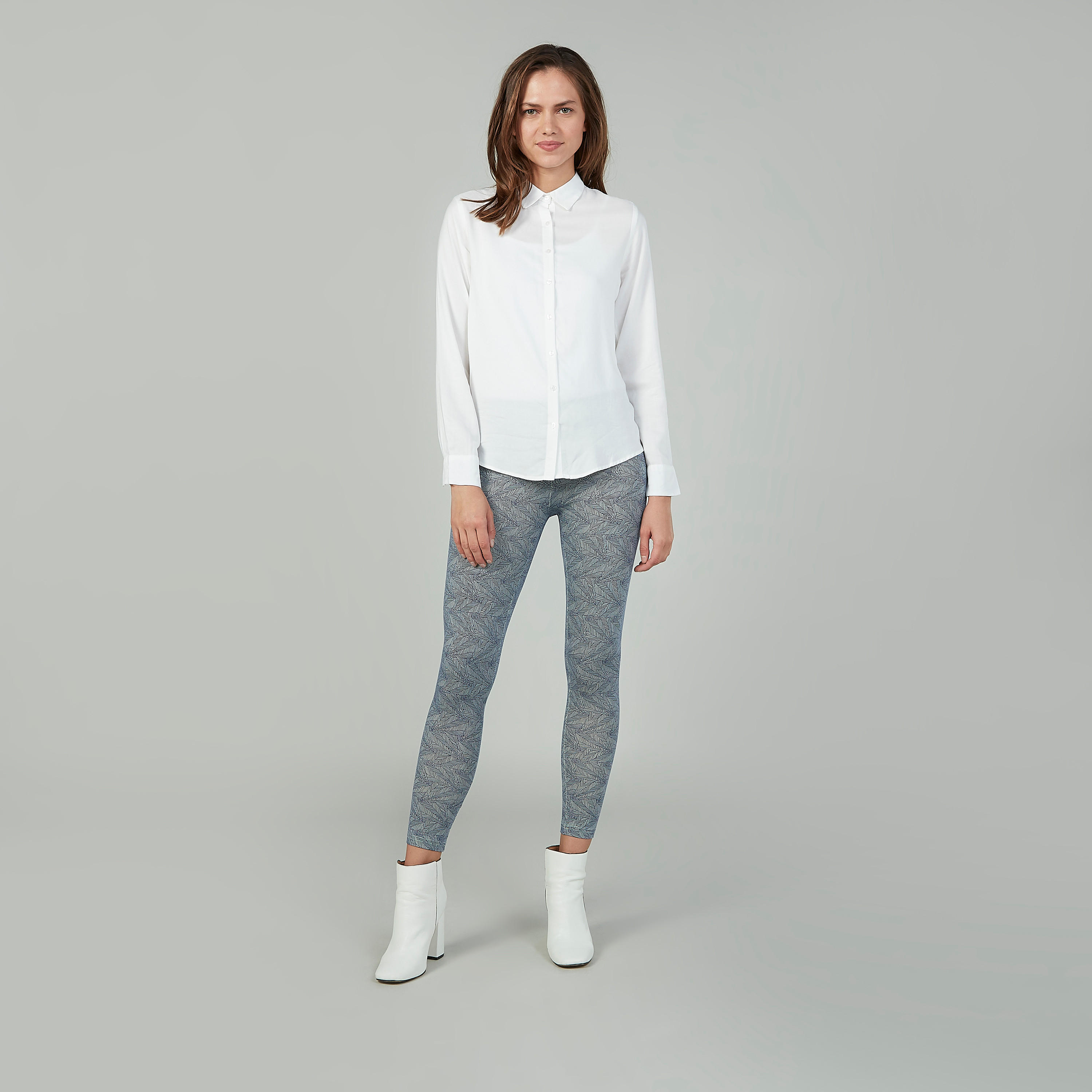 بنطلون ليقنز بخصر مطّاطي وطبعات-women-clothing-bottoms-leggings-image-2