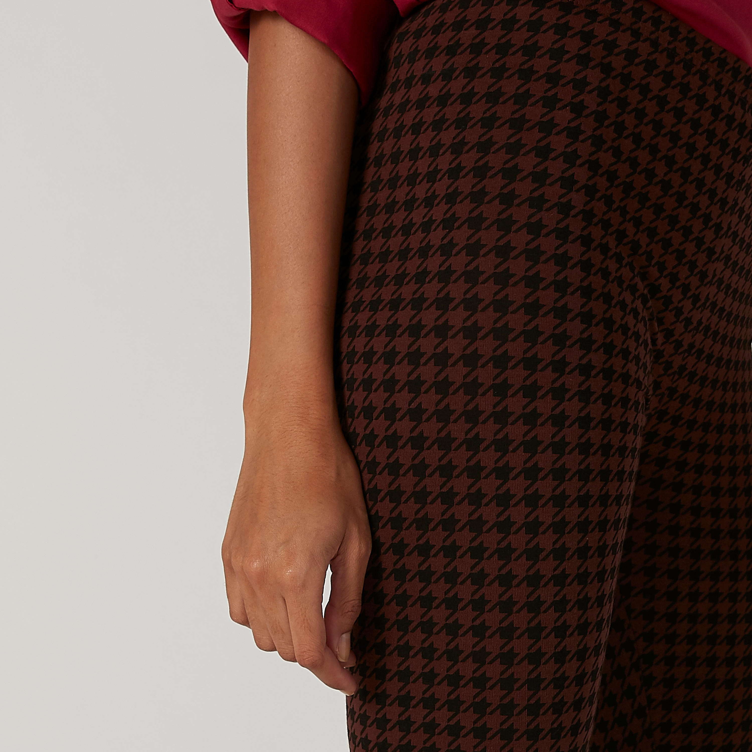 بنطلون ليقنز بخصر مطاطي وطبعات-women-clothing-bottoms-leggings-image-1