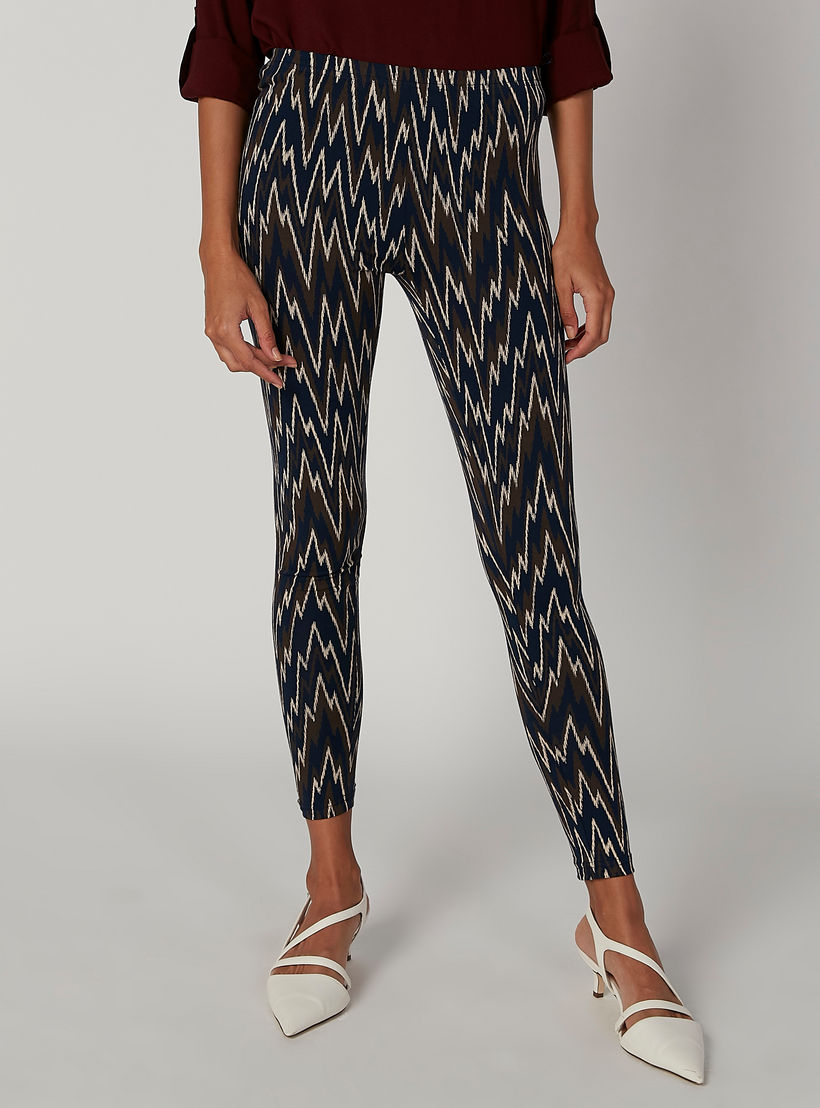 بنطلون ليقنز بخصر مطاطي وطبعات-women-clothing-bottoms-leggings-image-4