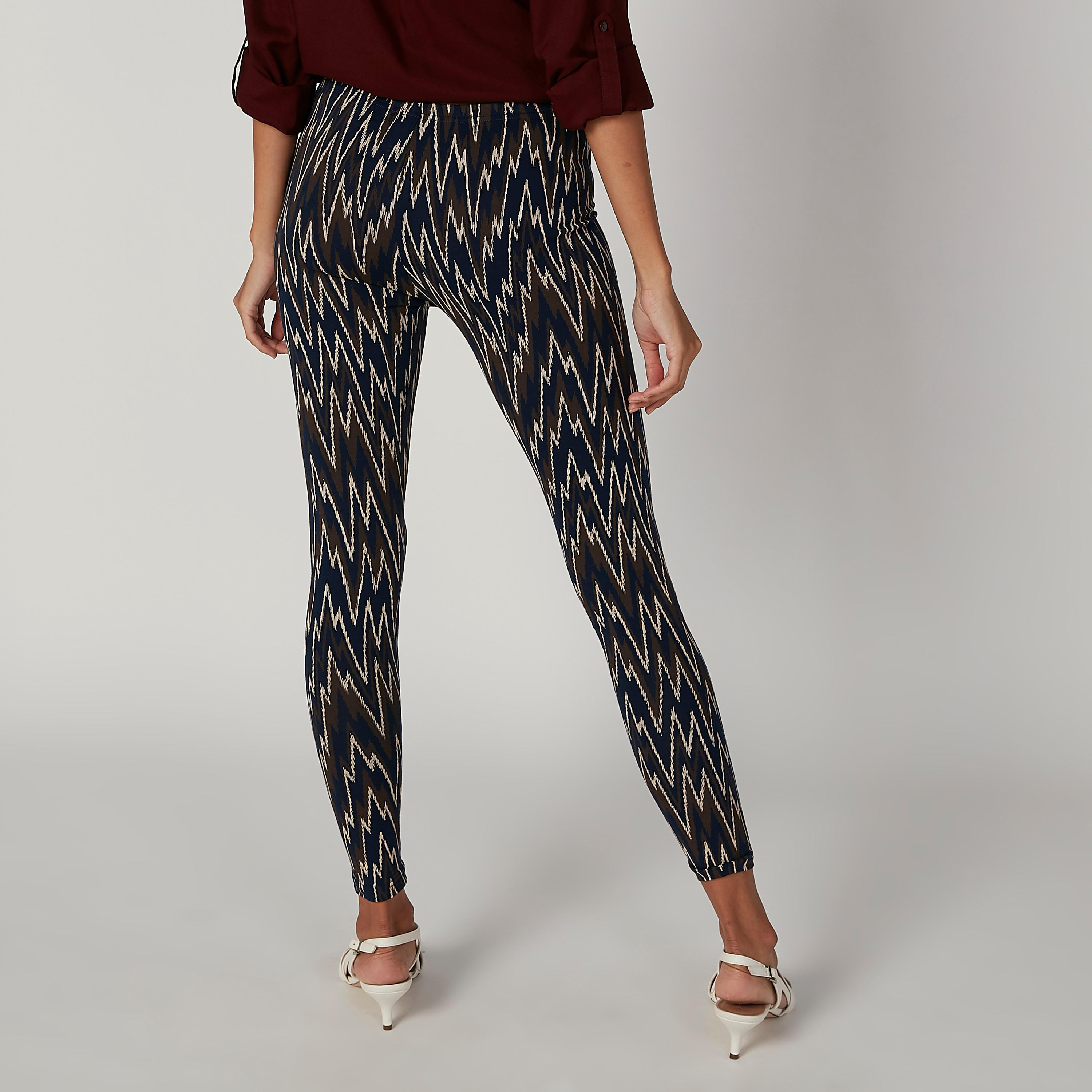 بنطلون ليقنز بخصر مطاطي وطبعات-women-clothing-bottoms-leggings-image-3