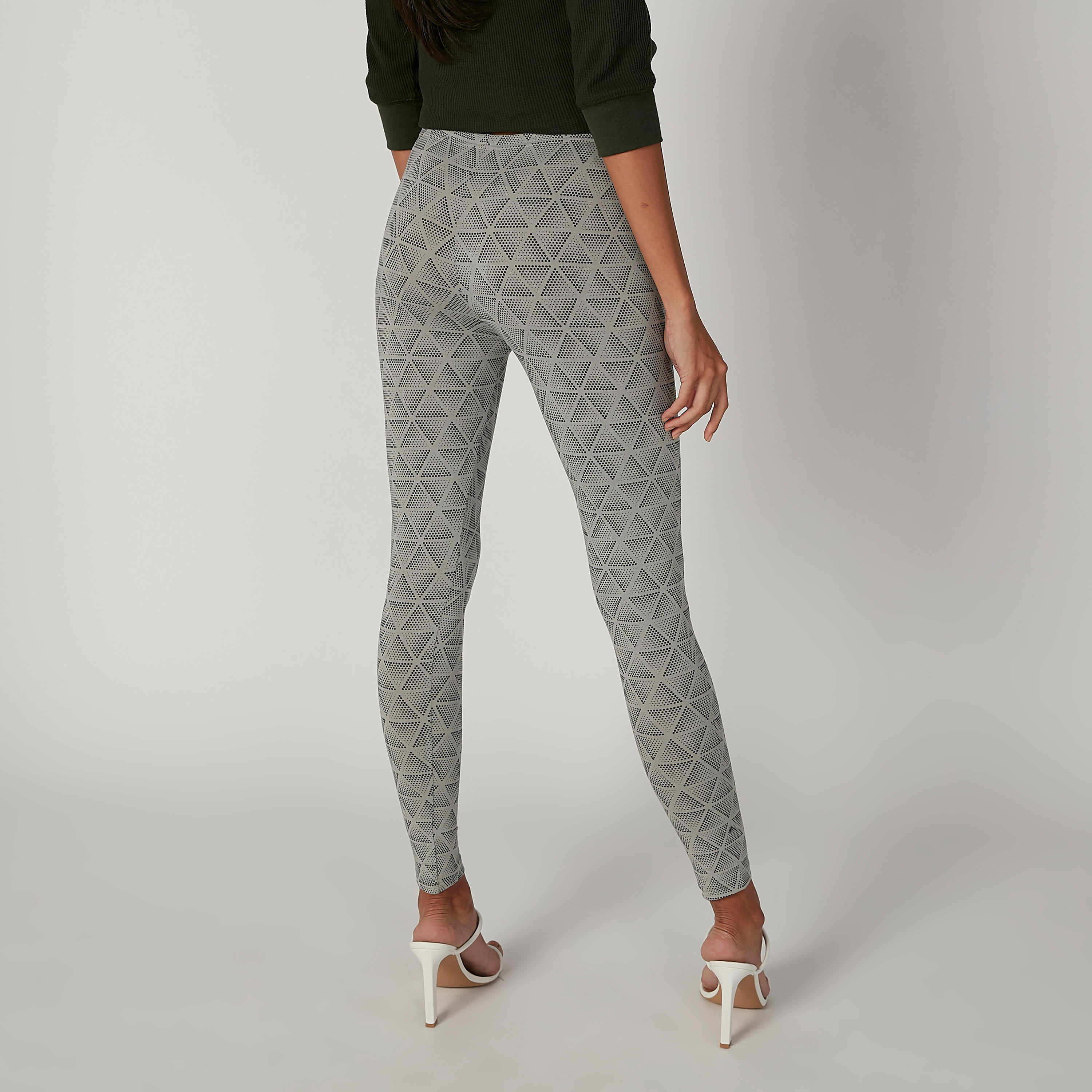 بنطلون ليقنز بخصر مطاطي وطبعات-women-clothing-bottoms-leggings-image-2