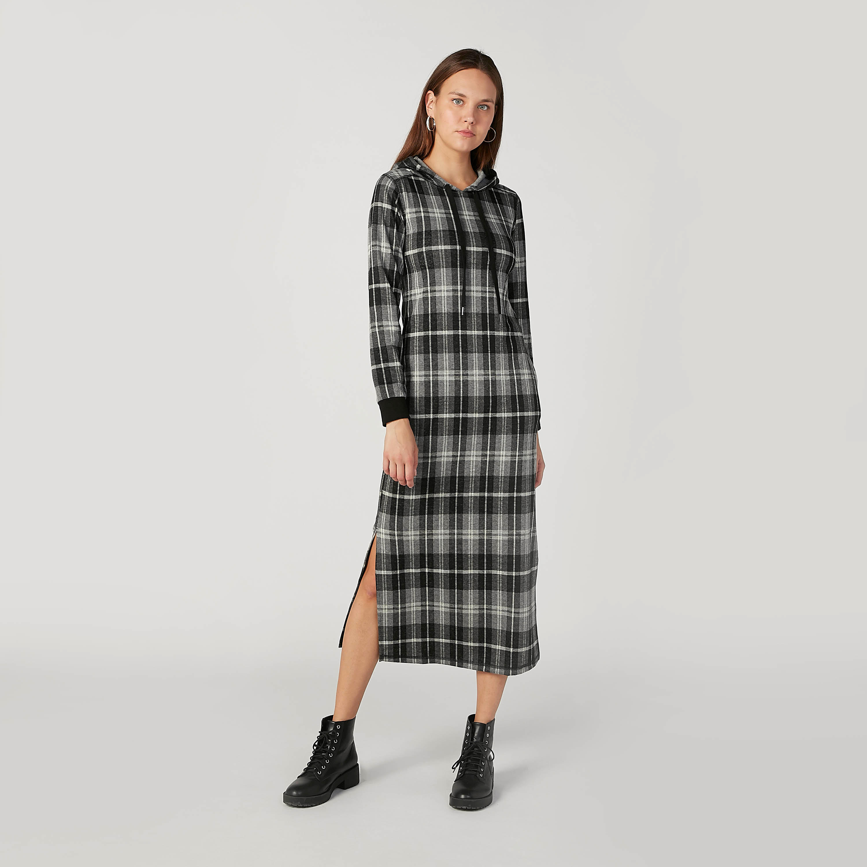 فستان قميص كاروهات متوسط الطول بأكمام طويلة وقبعة وجيوب-women-clothing-dresses-image-1