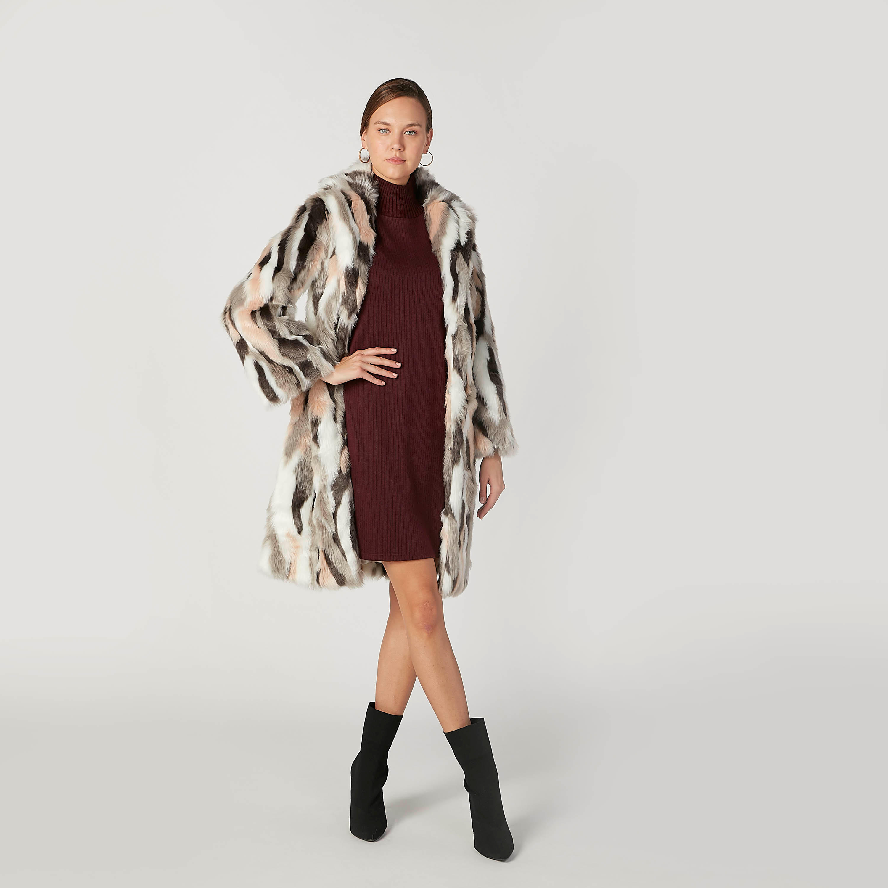 فستان قصير واسع بارز الملمس بياقة عالية وأكمام قصيرة-women-clothing-dresses-image-2