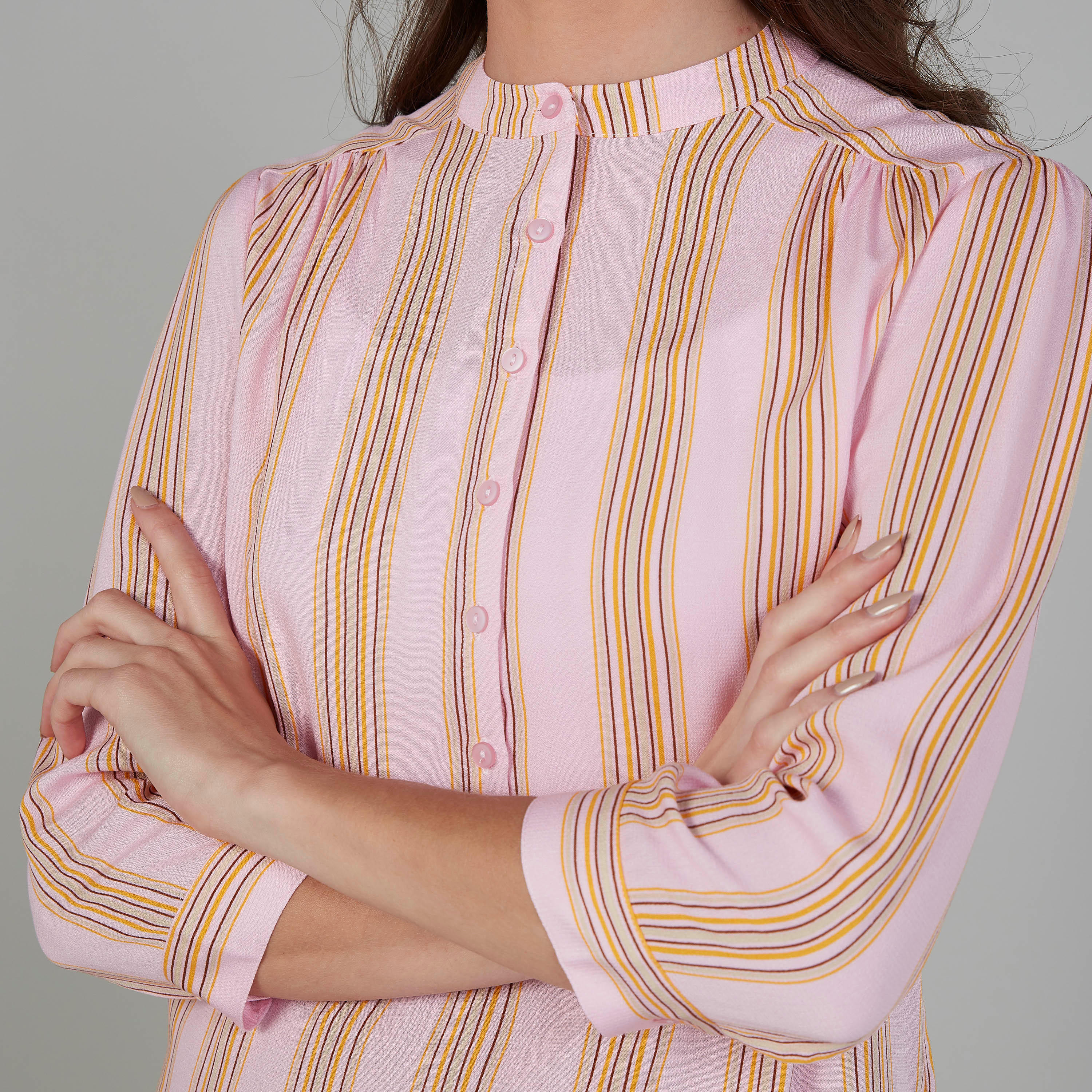 بلوزة مقلّمة بياقة ماندارين وأكمام طويلة-women-clothing-shirtsandblouses-blouses-image-3