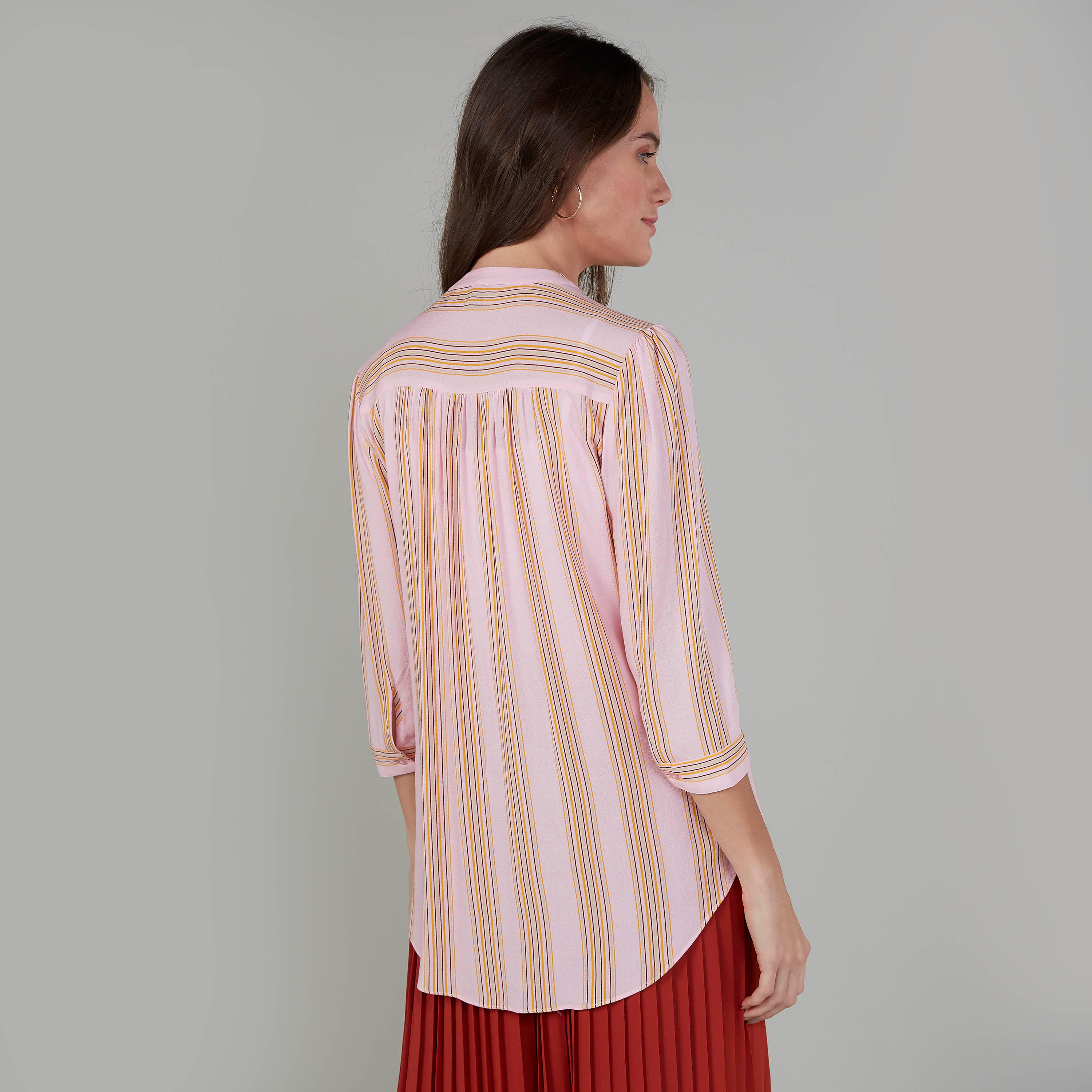بلوزة مقلّمة بياقة ماندارين وأكمام طويلة-women-clothing-shirtsandblouses-blouses-image-4