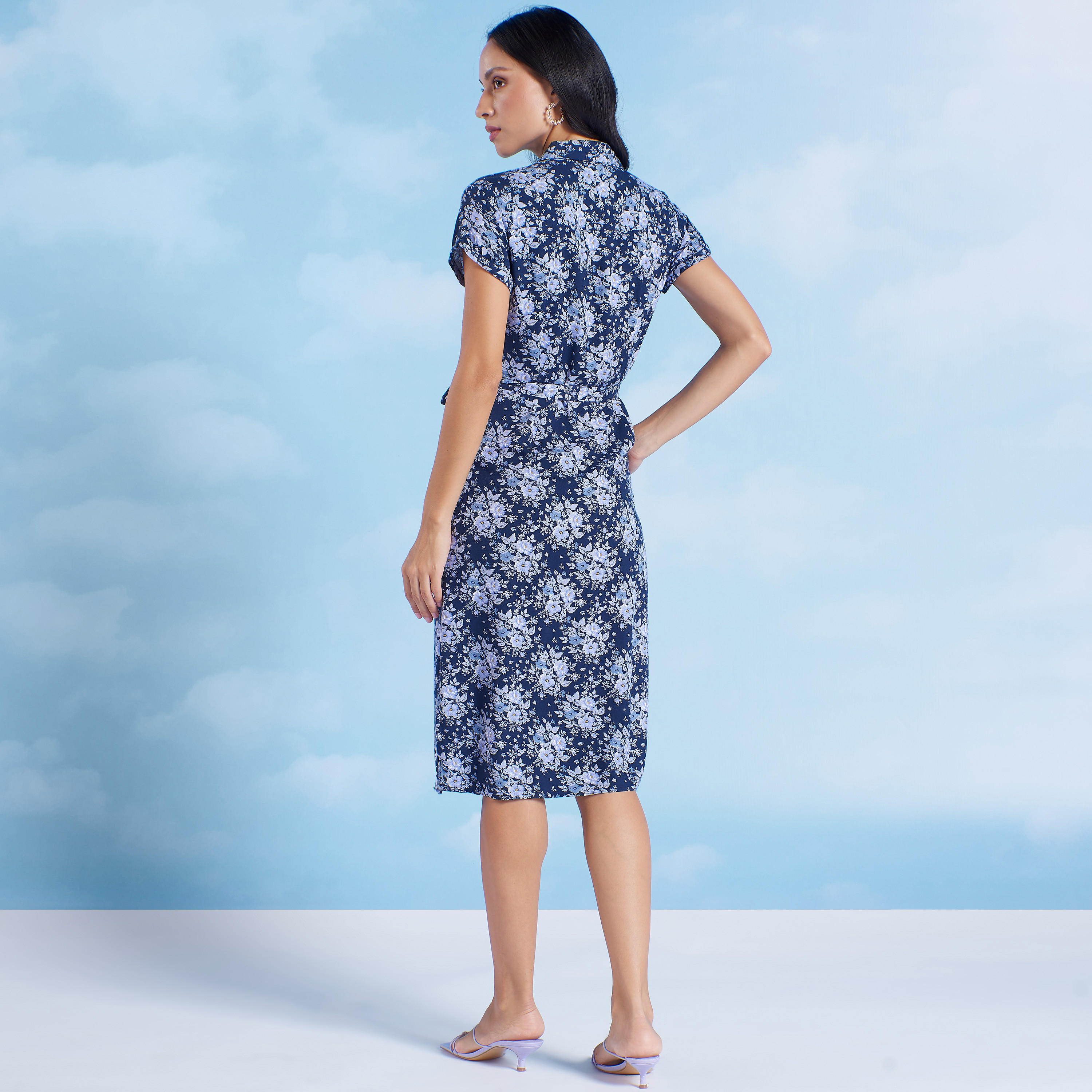 فستان قميص متوسط الطول بأكمام قصيرة وأربطة وطبعات-women-clothing-dresses-image-5