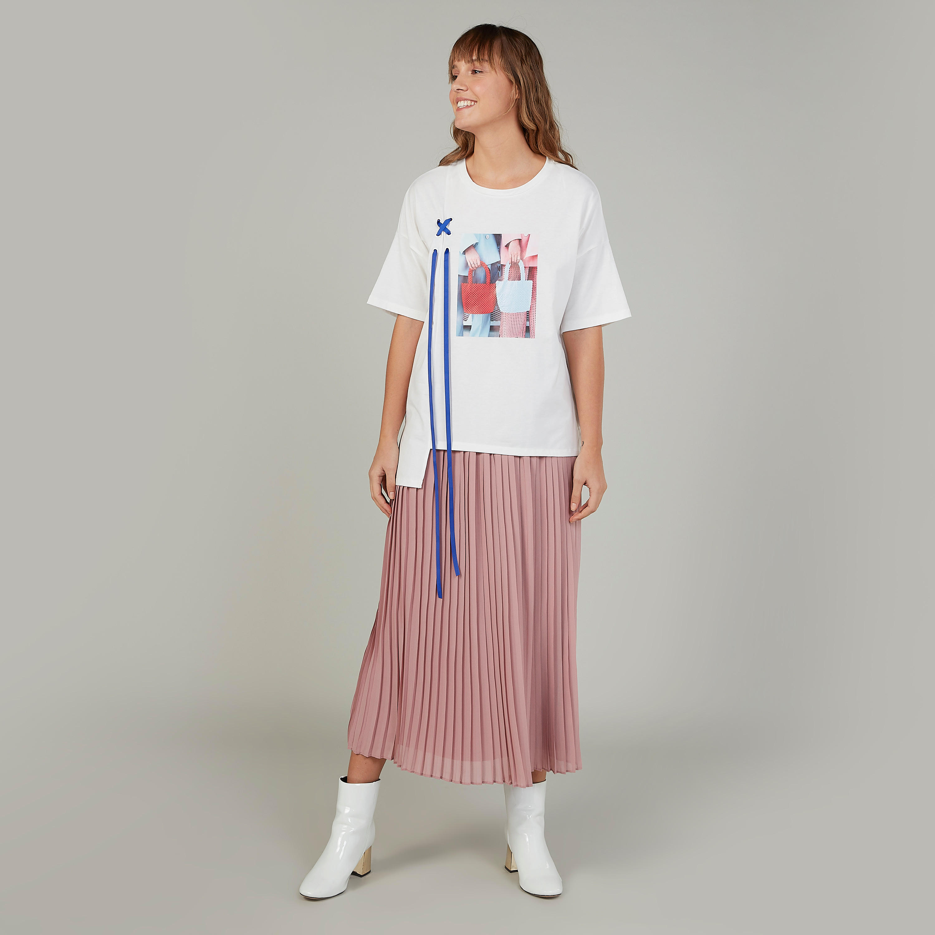 تنورة ميدي ايه لاين بارزة الملمس بخصر مطّاطي وكسرات-women-clothing-bottoms-skirts-image-2