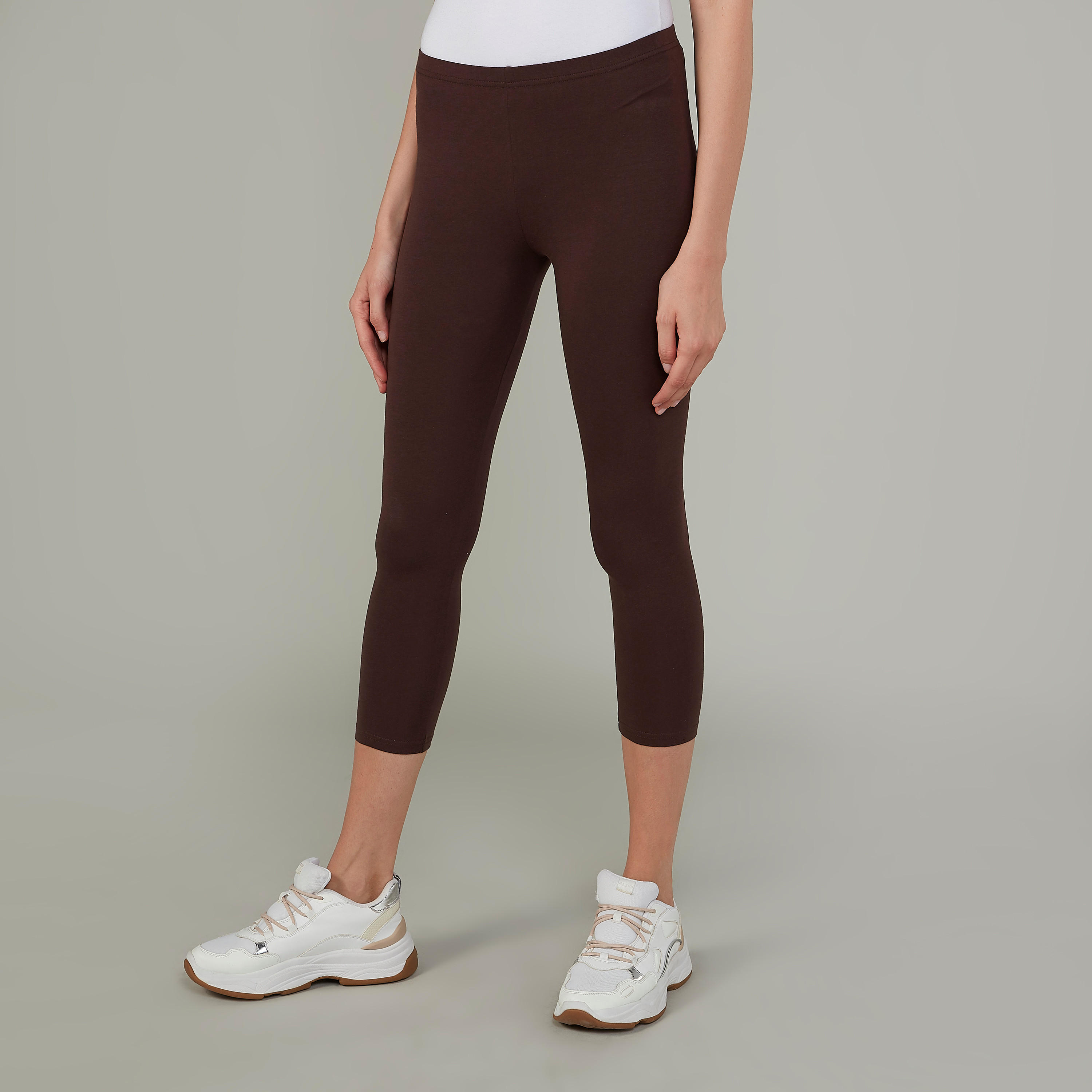 بنطلون ليقنز 3/4 سادة بخصر مطّاطي-women-clothing-bottoms-leggings-image-1