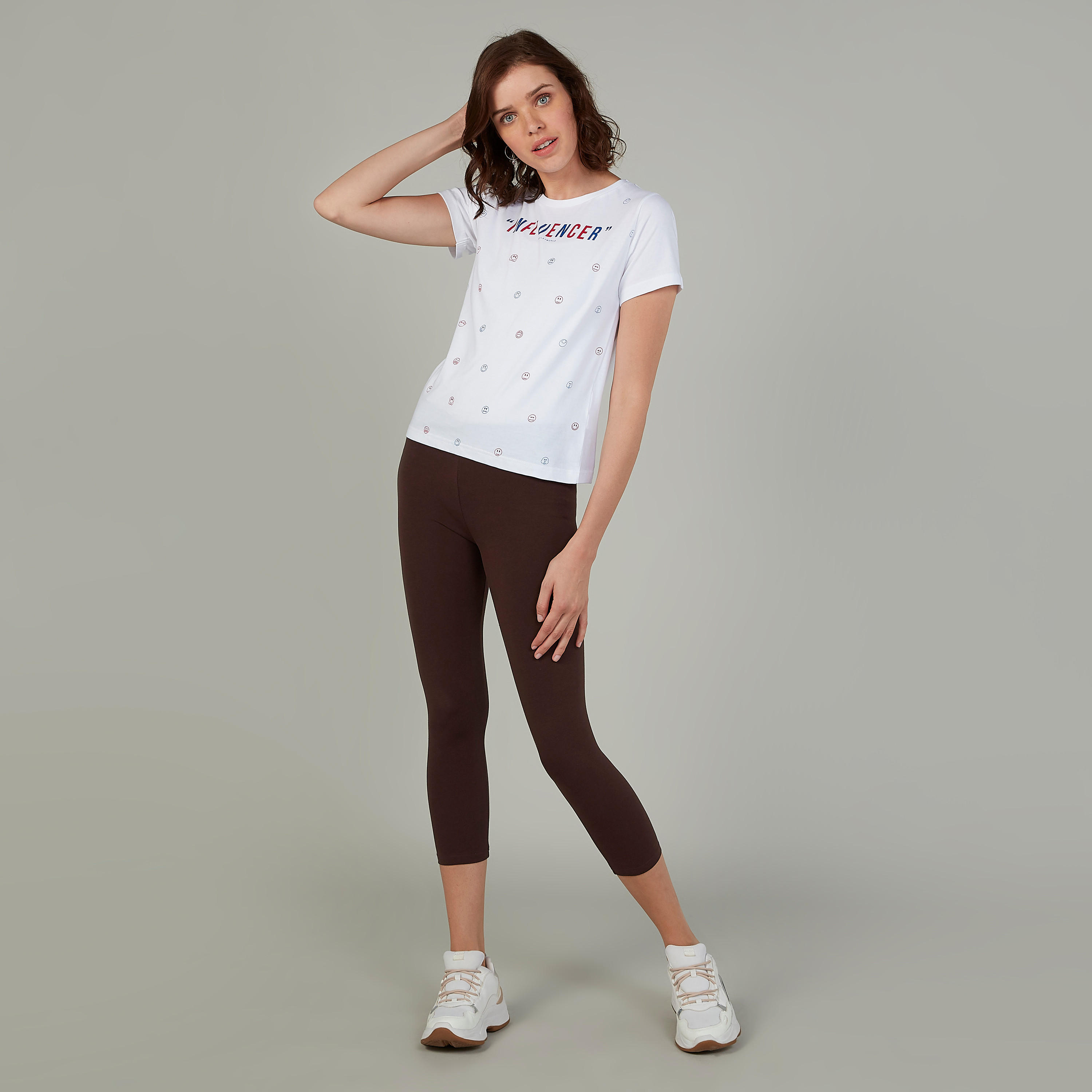 بنطلون ليقنز 3/4 سادة بخصر مطّاطي-women-clothing-bottoms-leggings-image-2