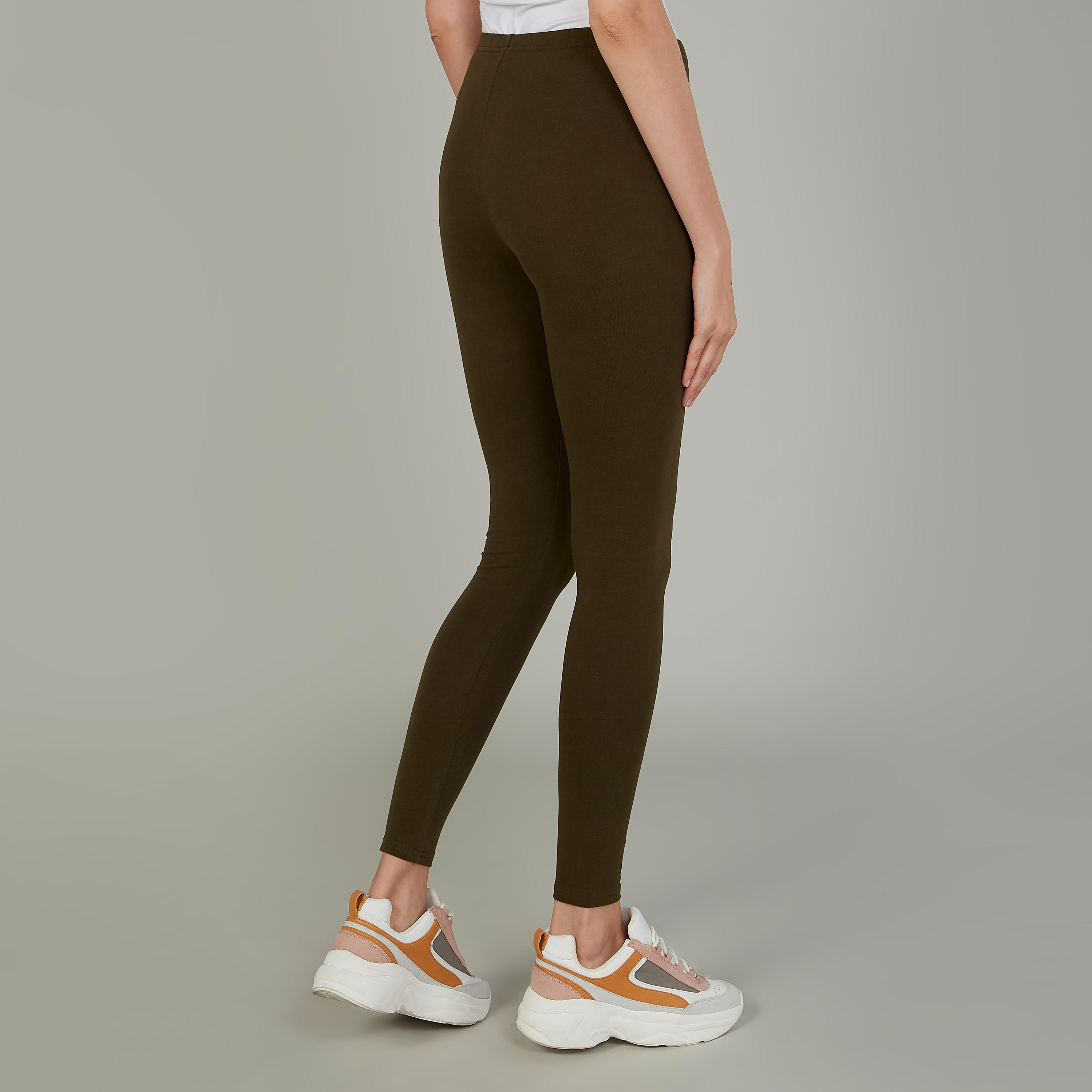 بنطلون ليقنز سادة بخصر مطّاطي-women-clothing-bottoms-leggings-image-2