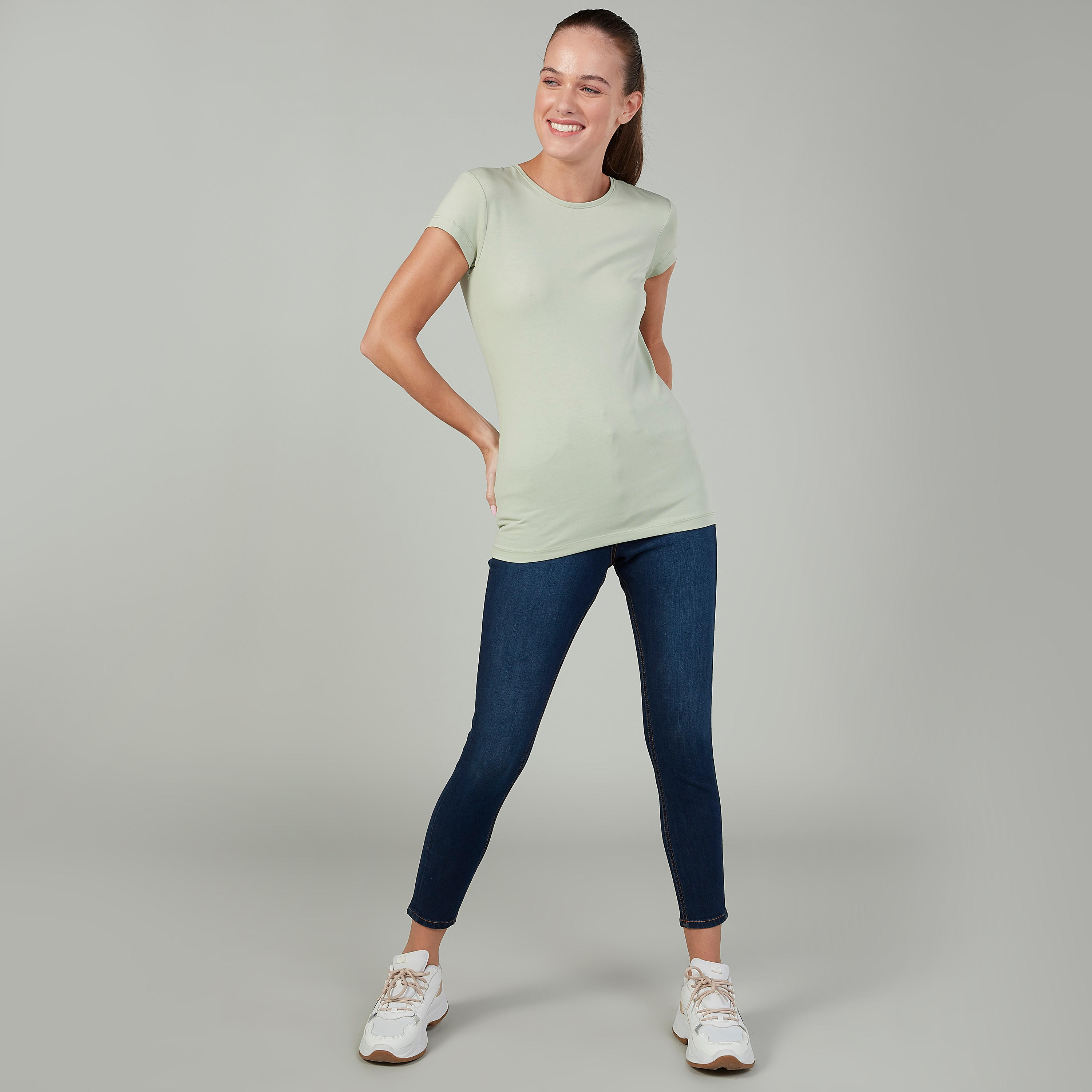 تيشيرت سادة بياقة مستديرة وأكمام كاب-women-clothing-tshirts-image-2