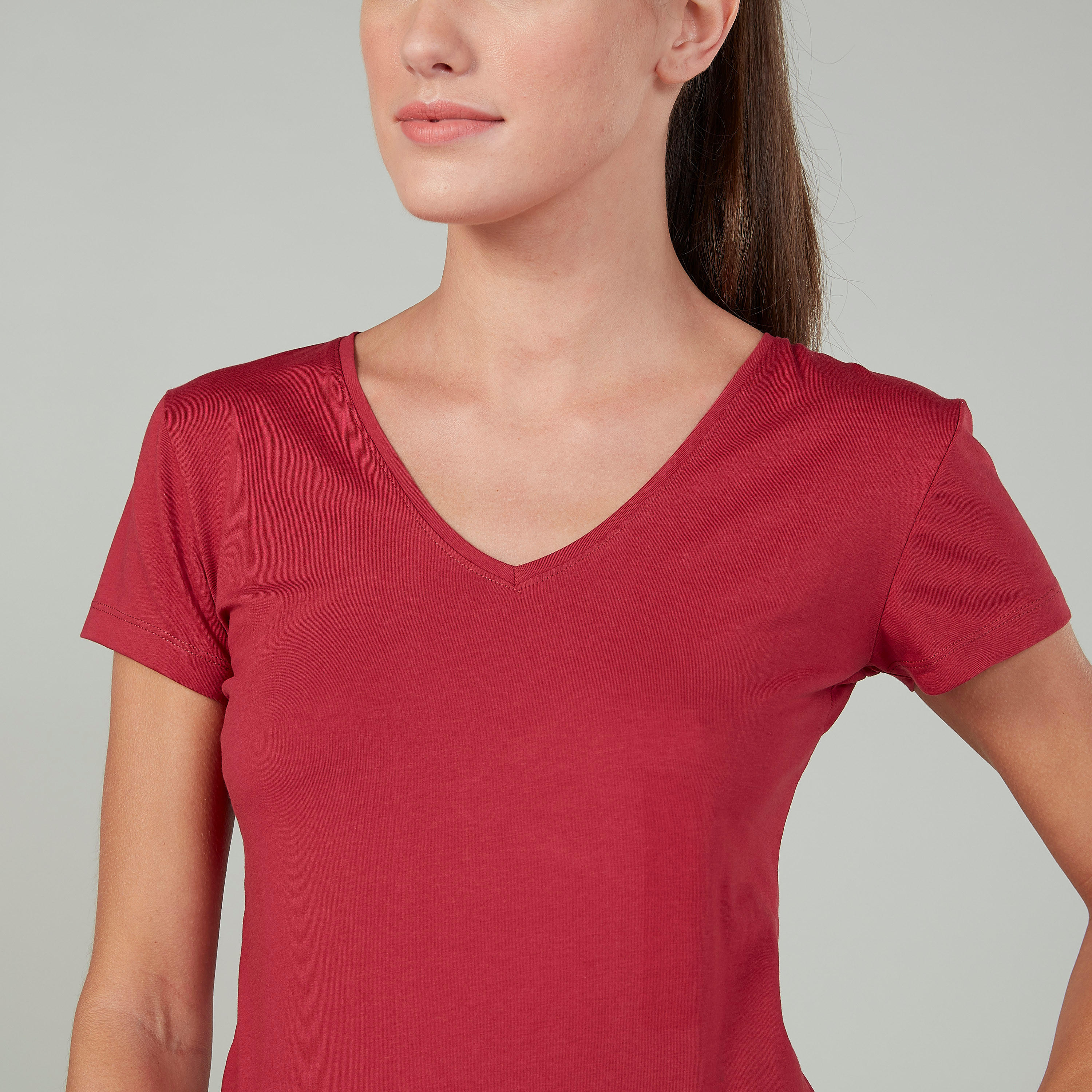 تيشيرت سادة بياقة V وأكمام قصيرة-women-clothing-tshirts-image-3