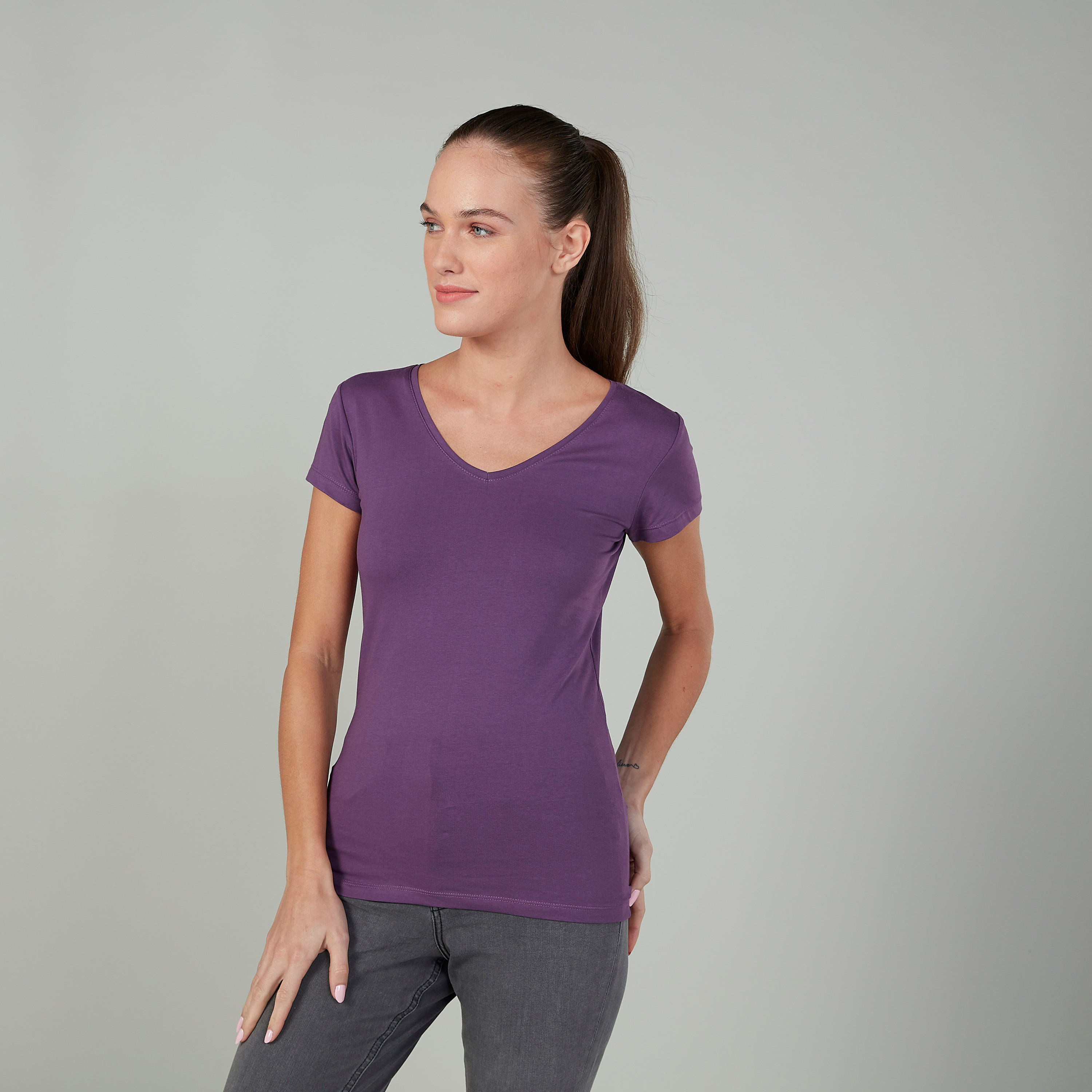 تيشيرت سادة بياقة V وأكمام قصيرة-women-clothing-tshirts-image-1