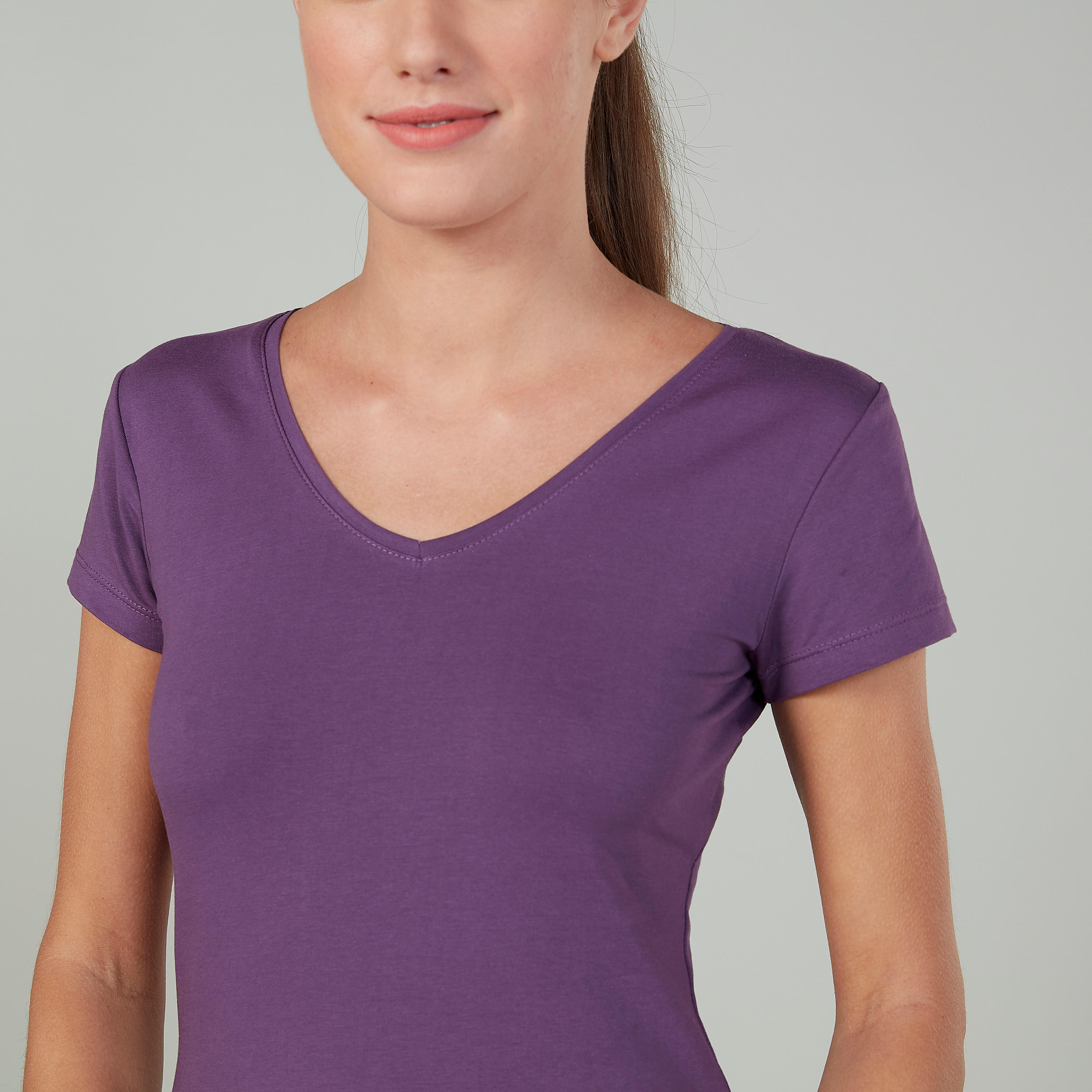 تيشيرت سادة بياقة V وأكمام قصيرة-women-clothing-tshirts-image-3