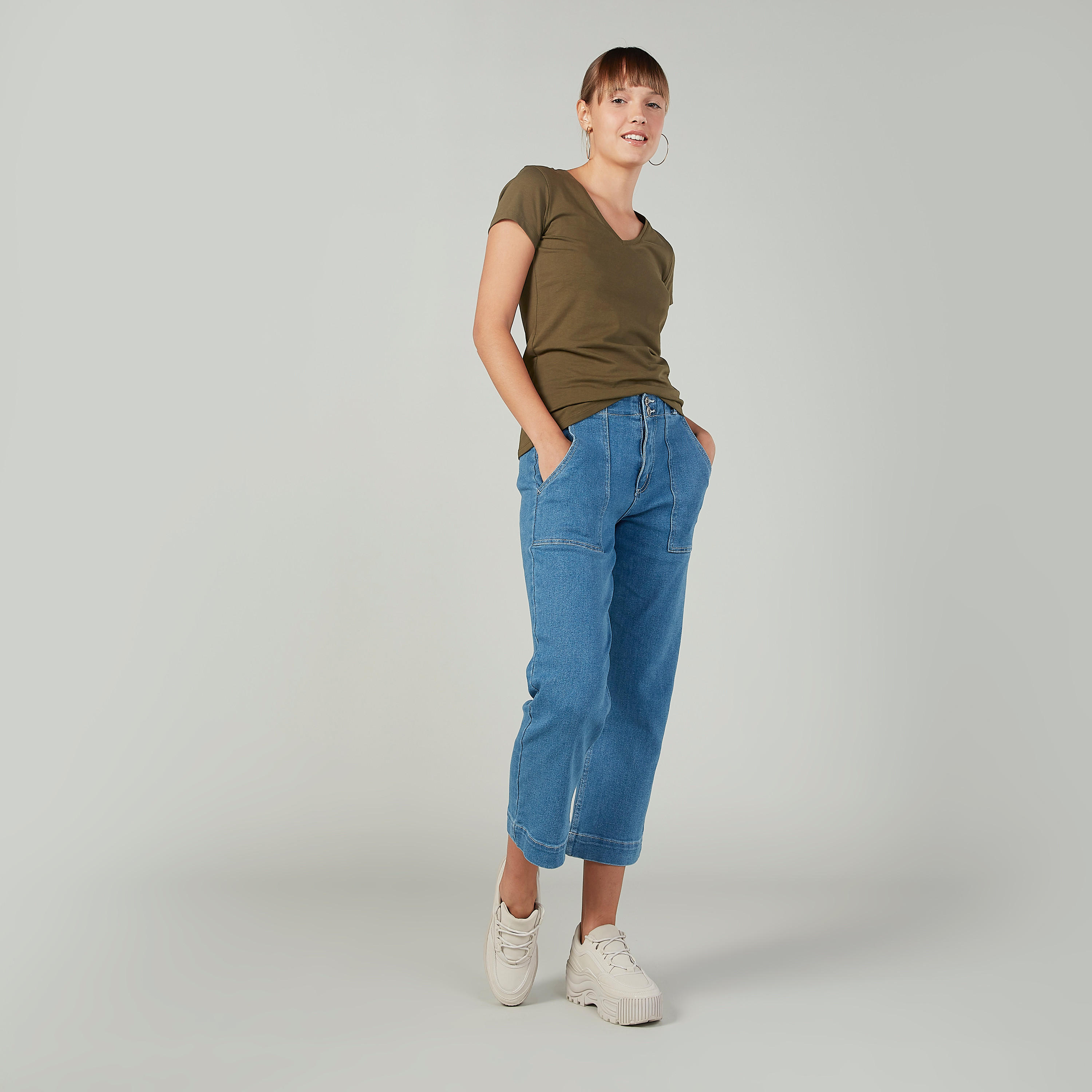 تيشيرت سادة بياقة V وأكمام قصيرة-women-clothing-tshirts-image-3