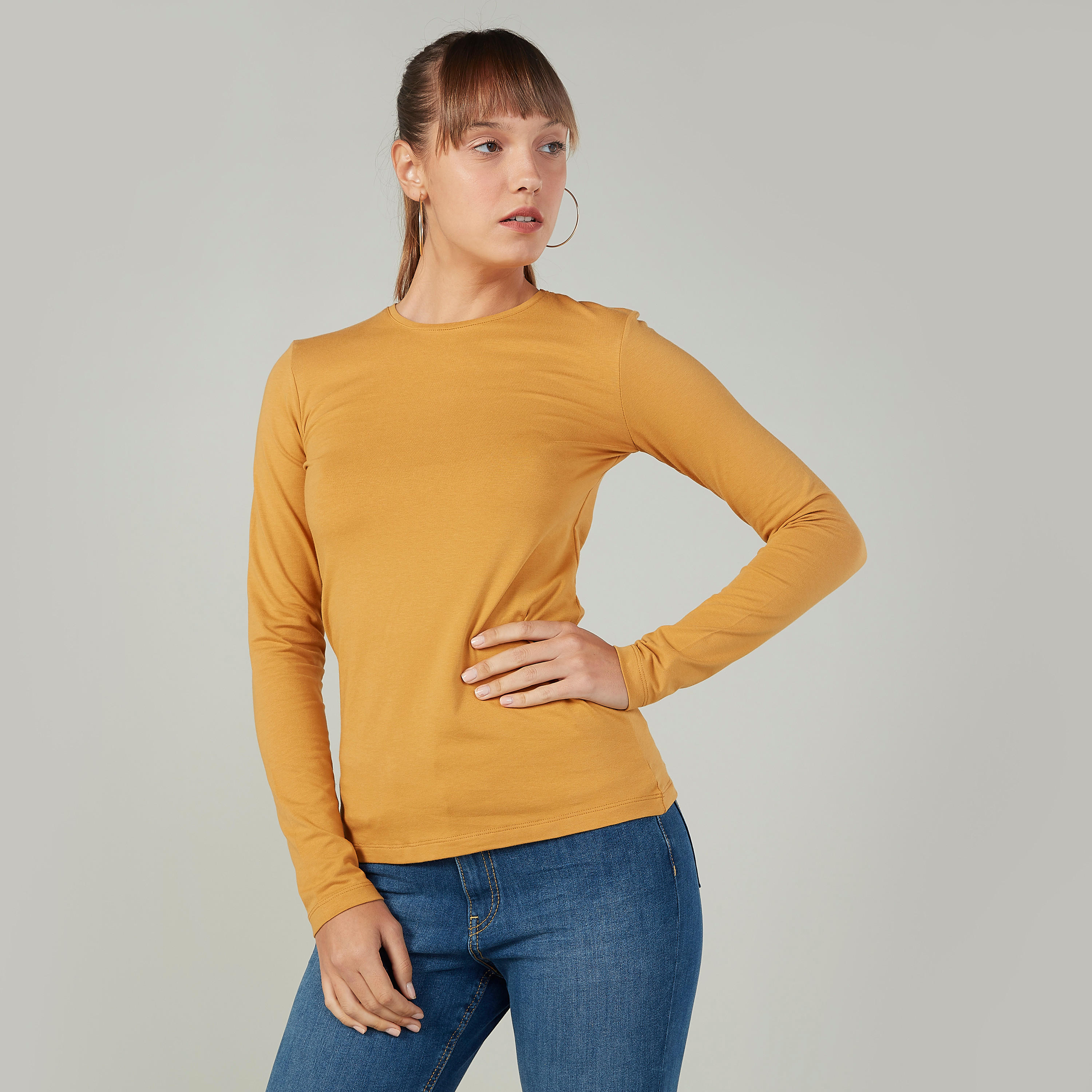تيشيرت سادة بياقة مستديرة وأكمام طويلة-women-clothing-tshirts-image-1