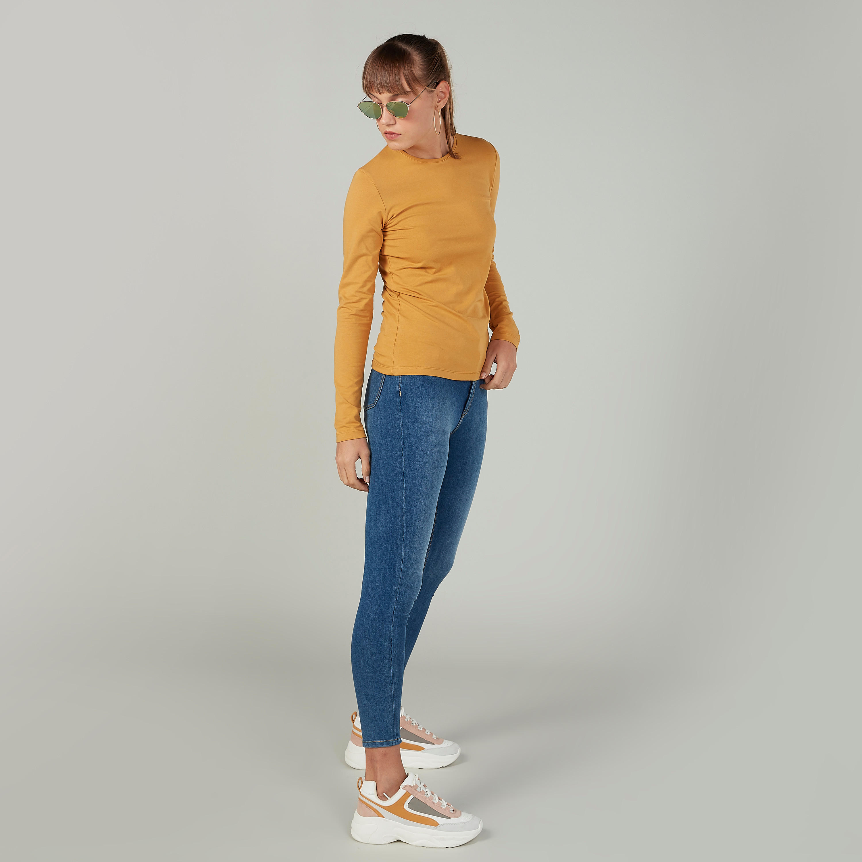 تيشيرت سادة بياقة مستديرة وأكمام طويلة-women-clothing-tshirts-image-2