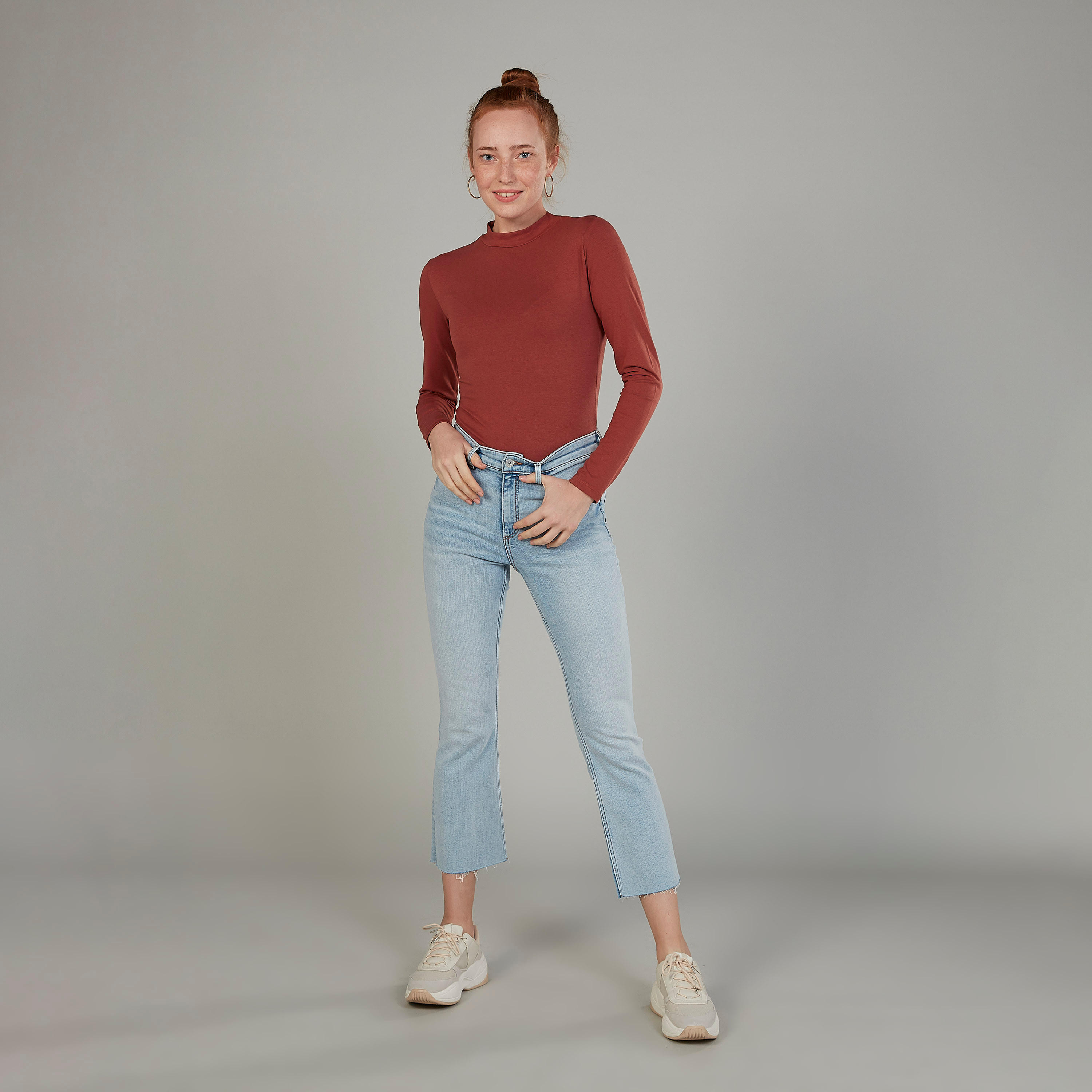 بلوزة سادة بياقة عالية وأكمام طويلة-women-clothing-tshirts-image-2