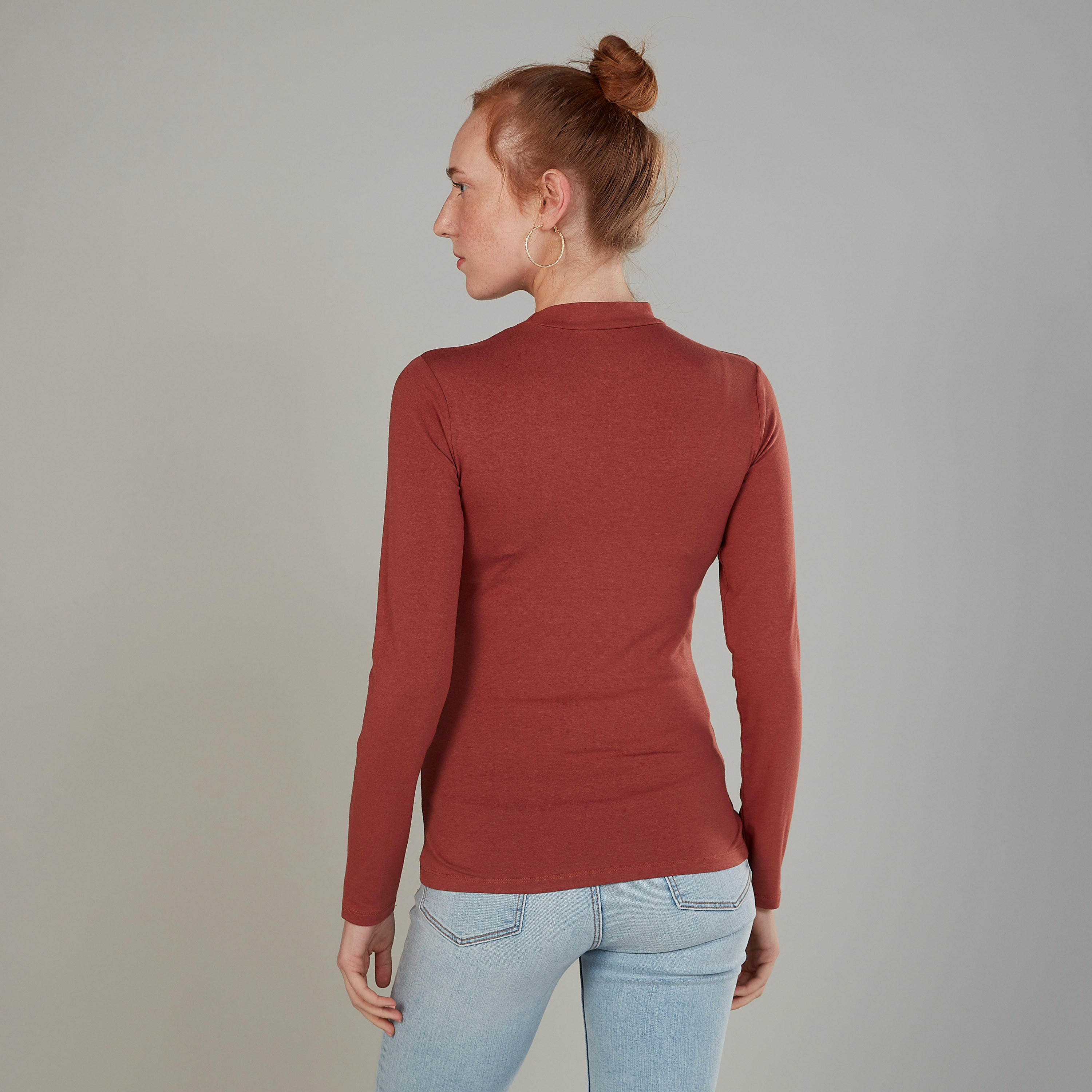 بلوزة سادة بياقة عالية وأكمام طويلة-women-clothing-tshirts-image-4
