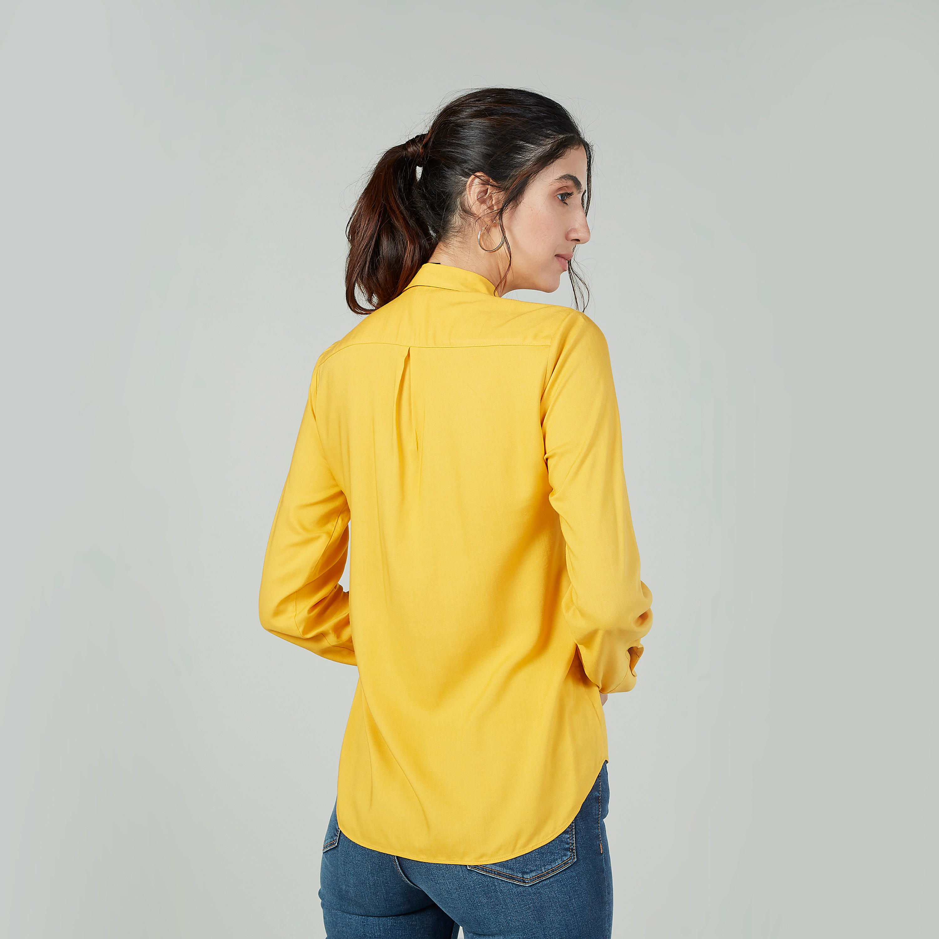 قميص سادة بياقة عاديّة وأكمام طويلة-women-clothing-shirtsandblouses-shirts-image-1