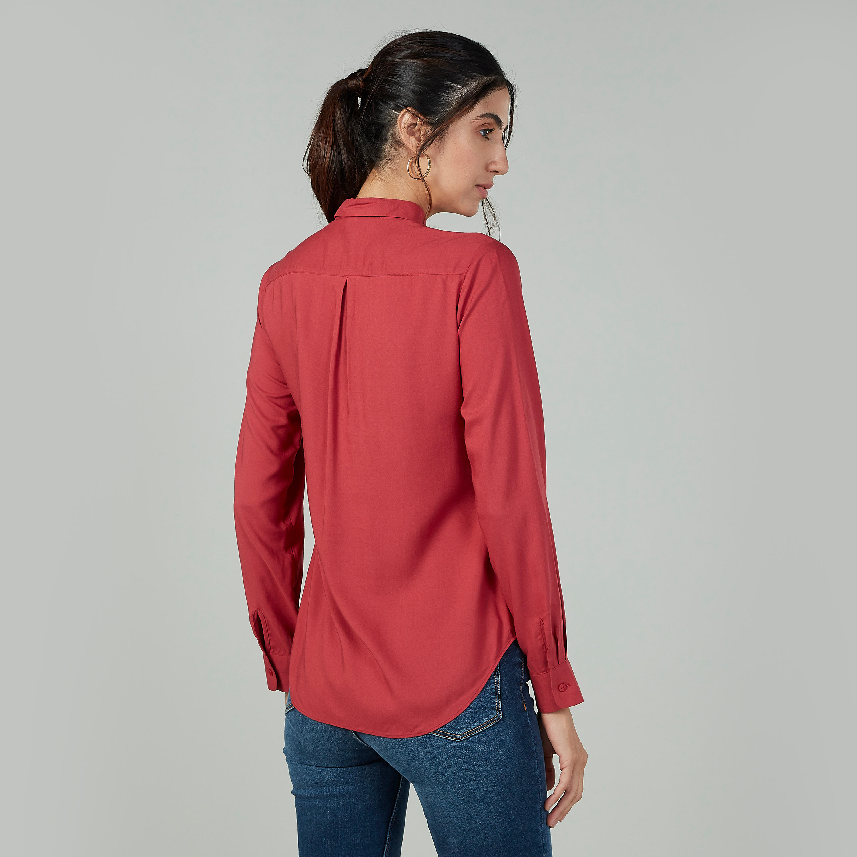 قميص سادة بياقة عاديّة وأكمام طويلة-women-clothing-shirtsandblouses-shirts-image-1