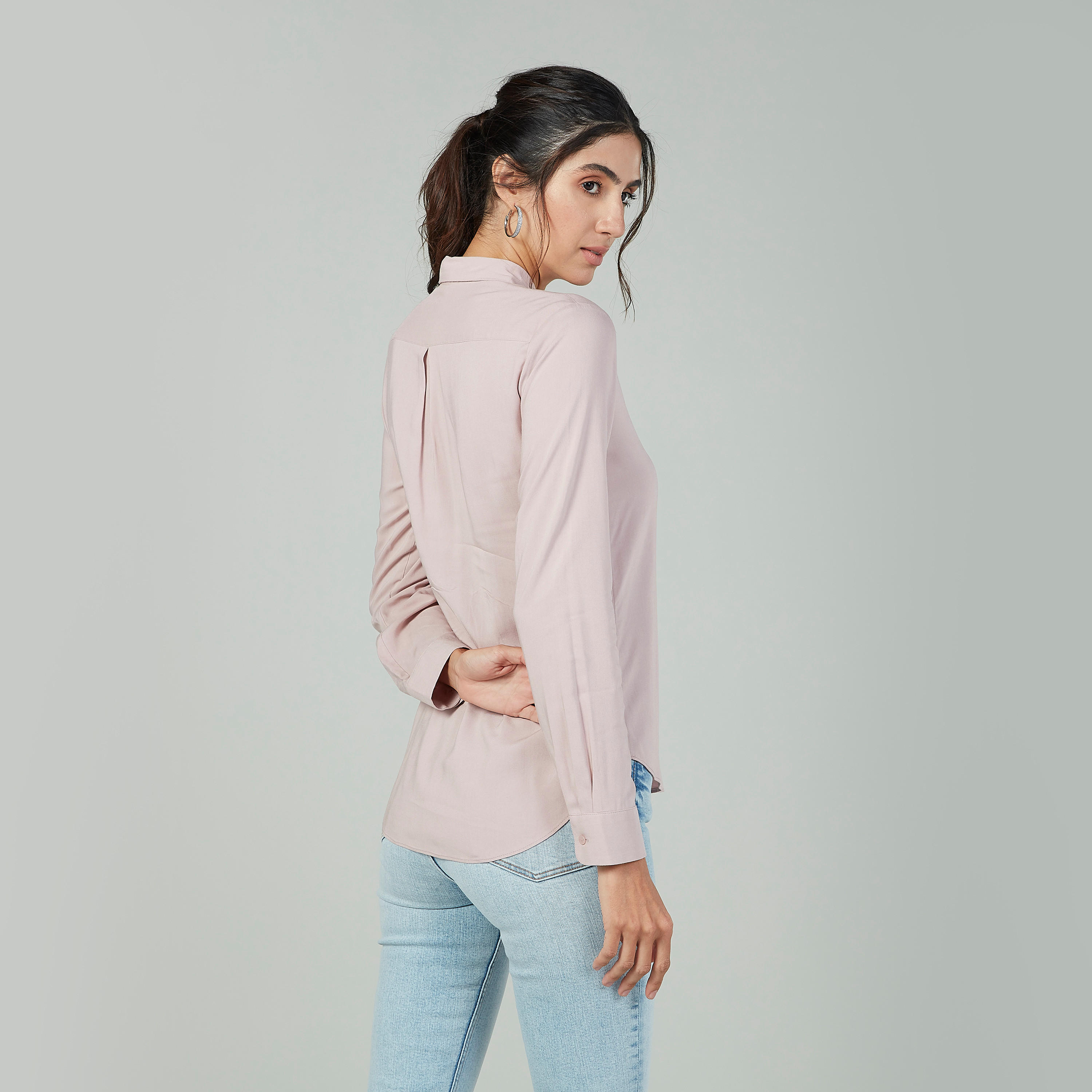 قميص سادة بياقة عاديّة وأكمام طويلة-women-clothing-shirtsandblouses-shirts-image-1