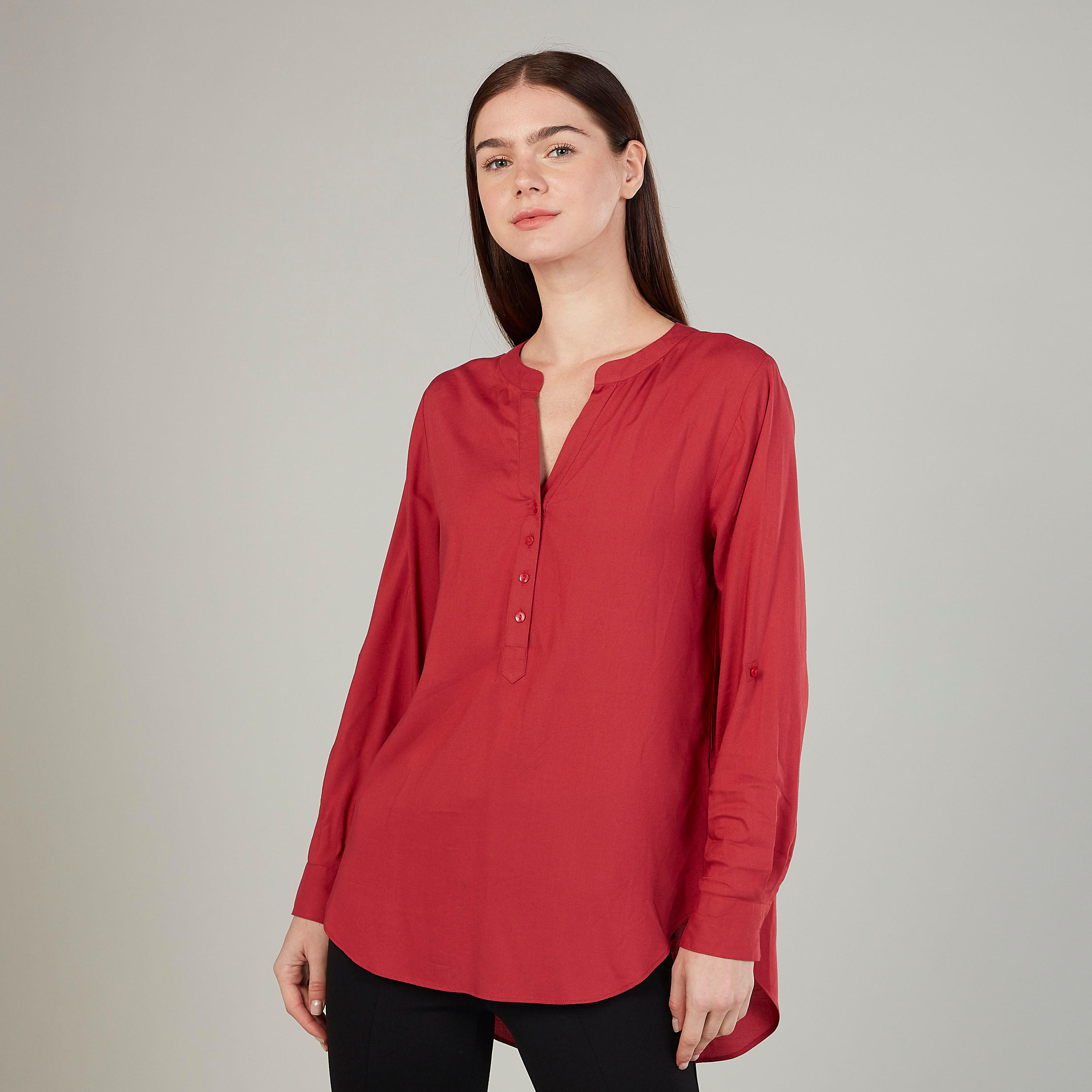 بلوزة سادة بياقة V وحواف غير مستوية-women-clothing-shirtsandblouses-blouses-image-4