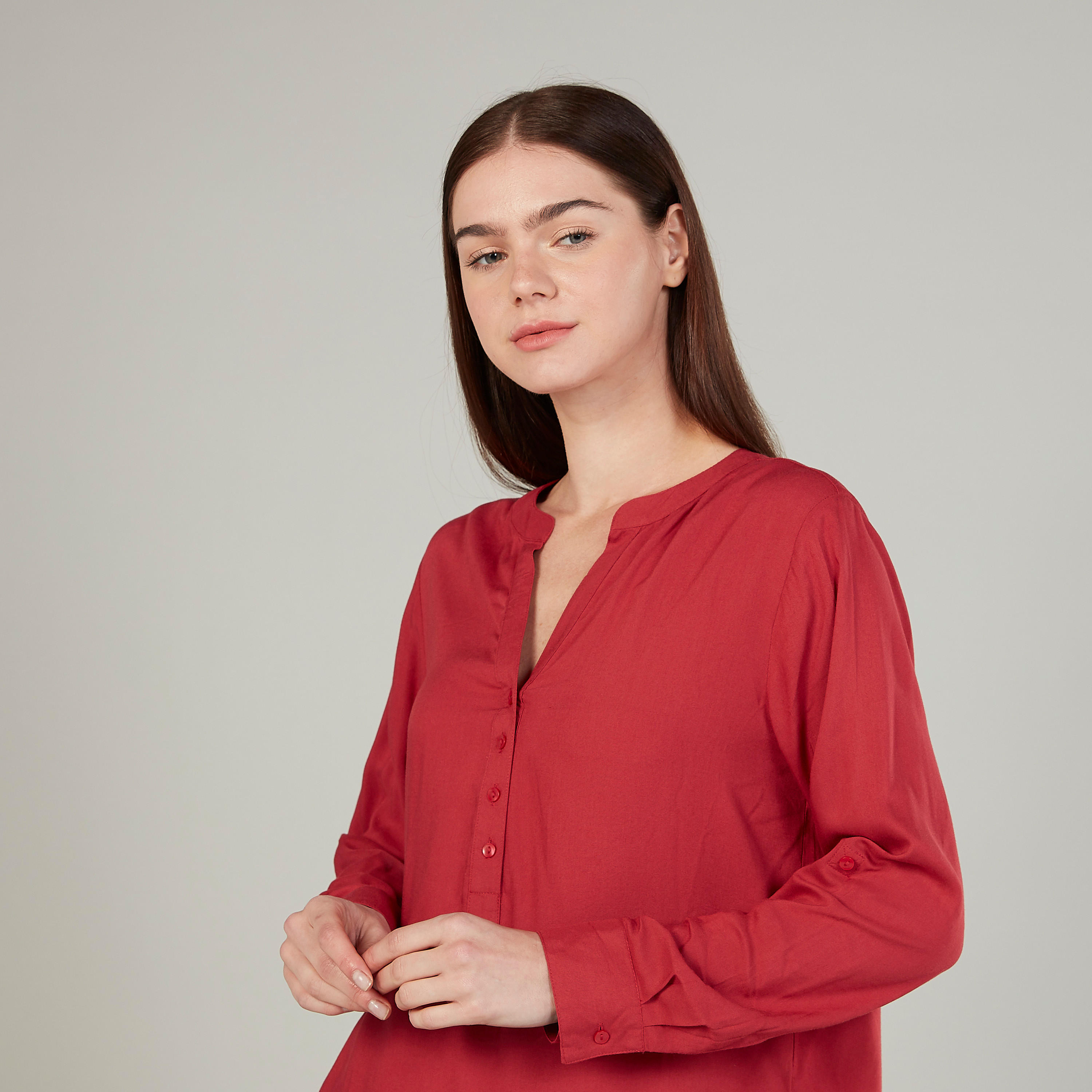 بلوزة سادة بياقة V وحواف غير مستوية-women-clothing-shirtsandblouses-blouses-image-2