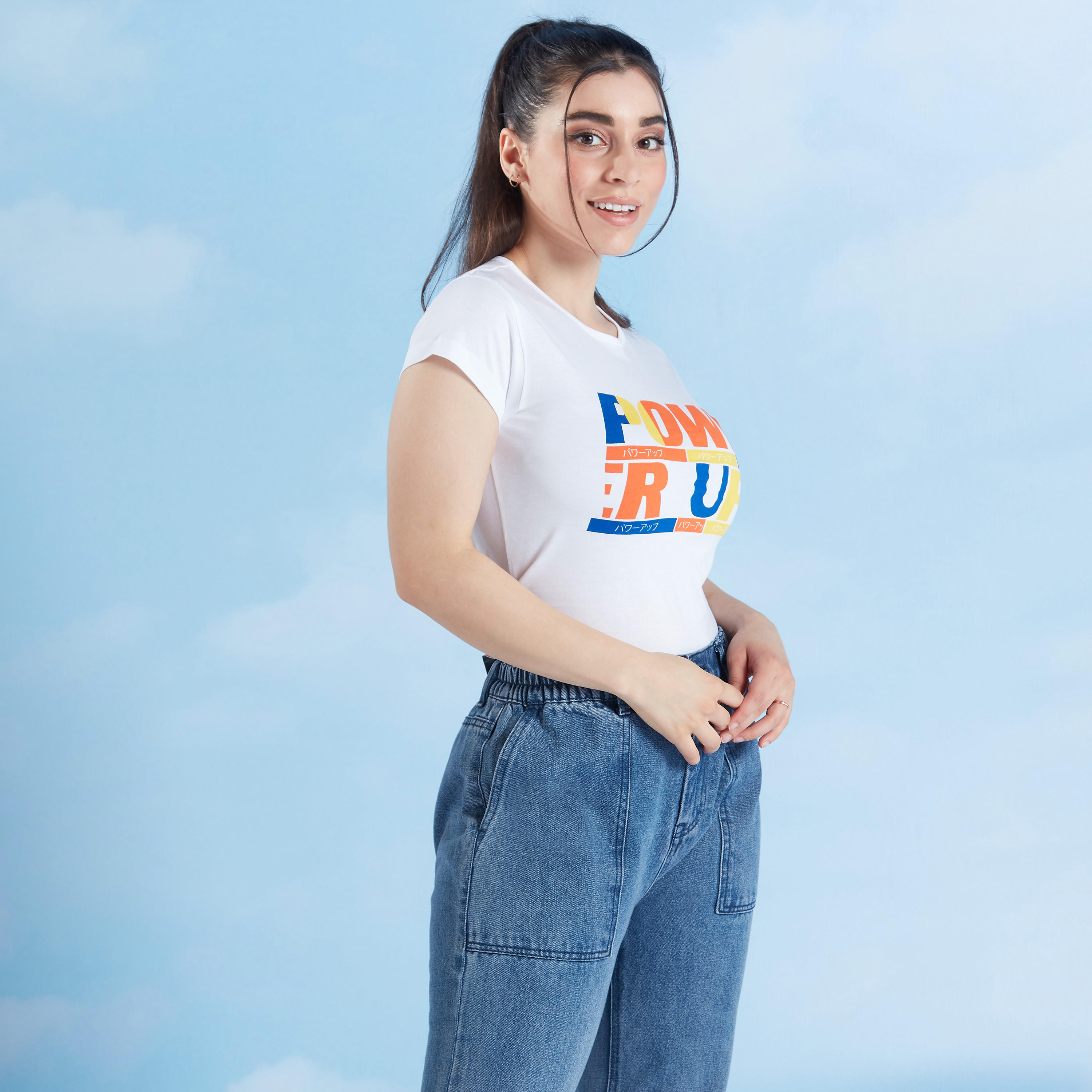 تيشيرت سليم بياقة مستديرة وأكمام كاب وطبعات-women-clothing-tshirts-image-1