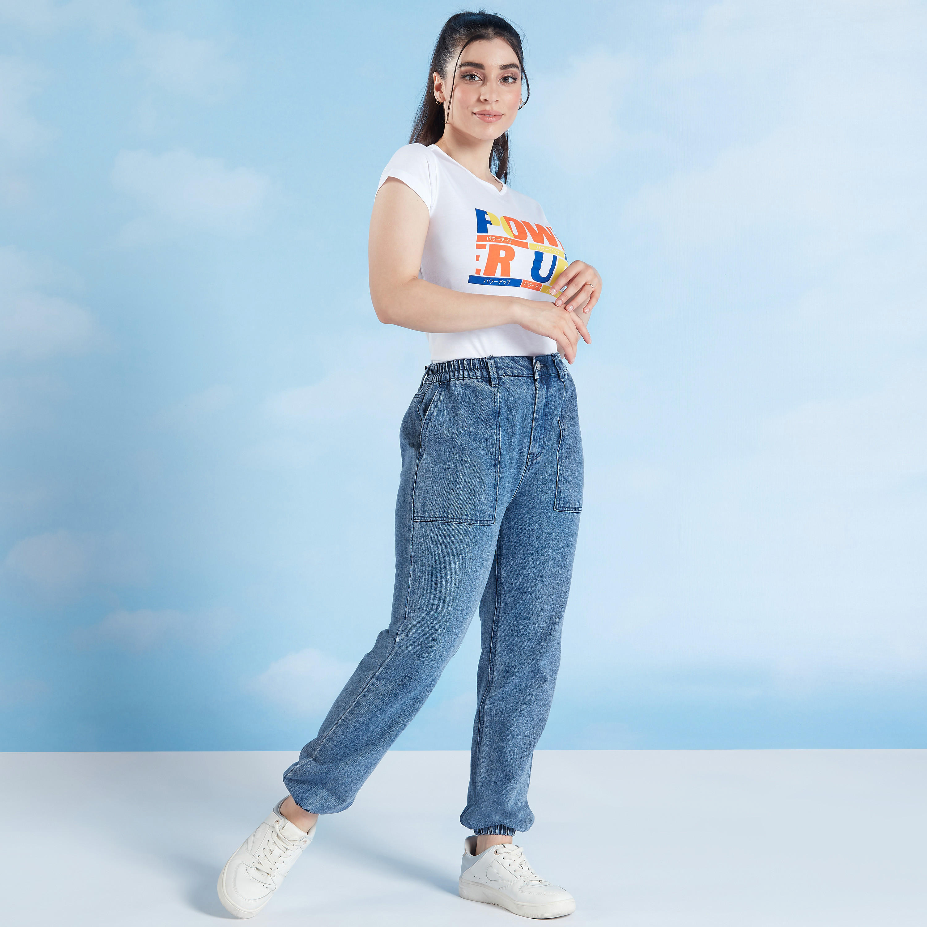 تيشيرت سليم بياقة مستديرة وأكمام كاب وطبعات-women-clothing-tshirts-image-2