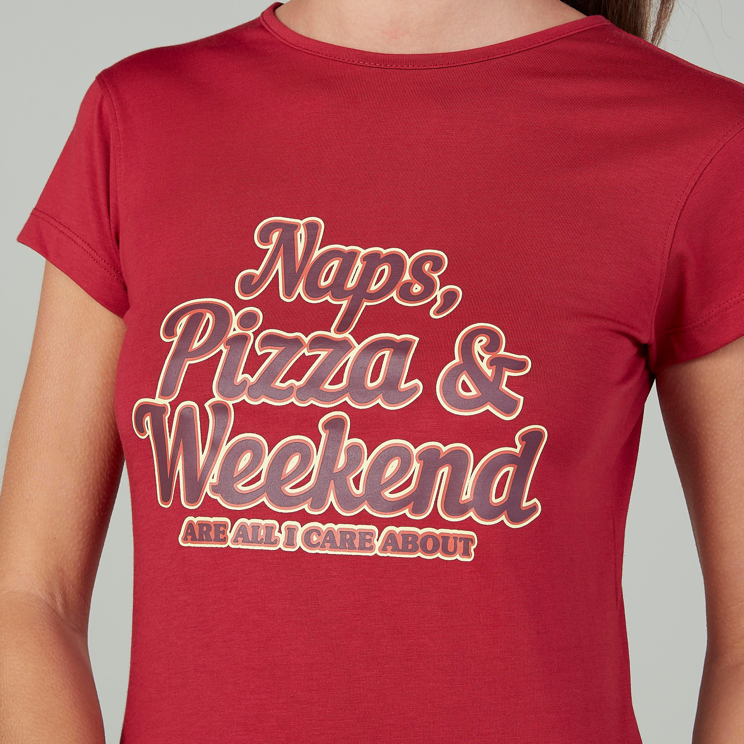 تيشيرت بقصة سليم وطبعات وياقة ضيّقة وأكمام كاب-women-clothing-tshirts-image-3