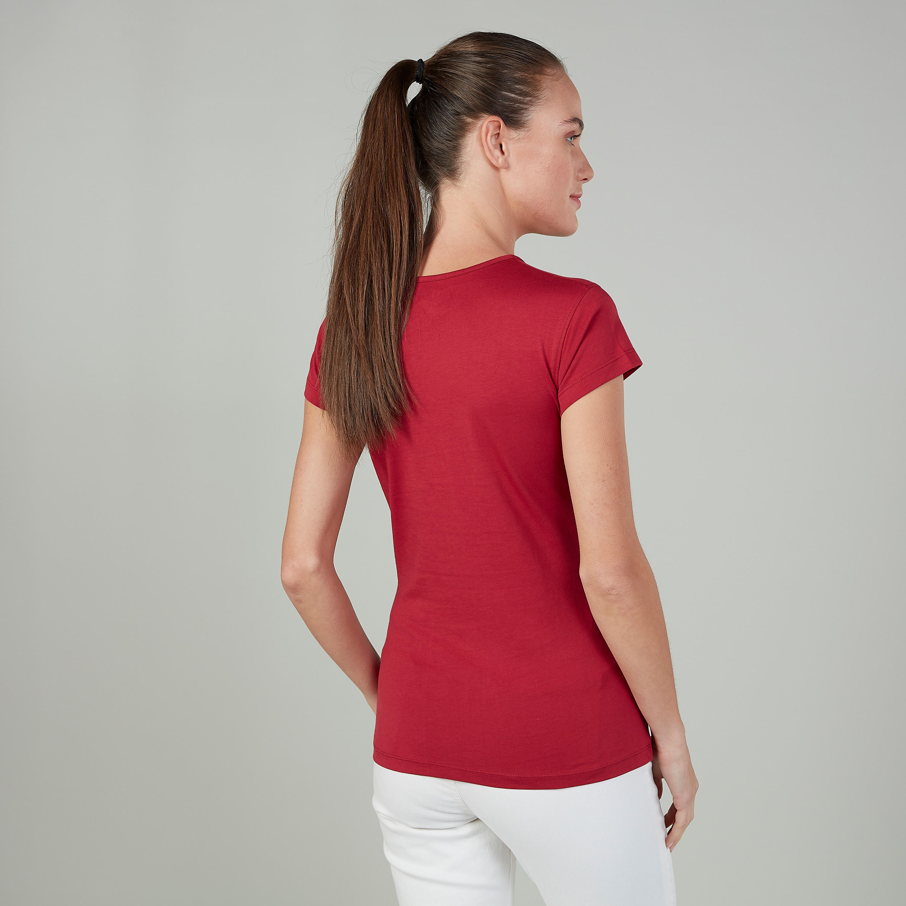 تيشيرت بقصة سليم وطبعات وياقة ضيّقة وأكمام كاب-women-clothing-tshirts-image-4