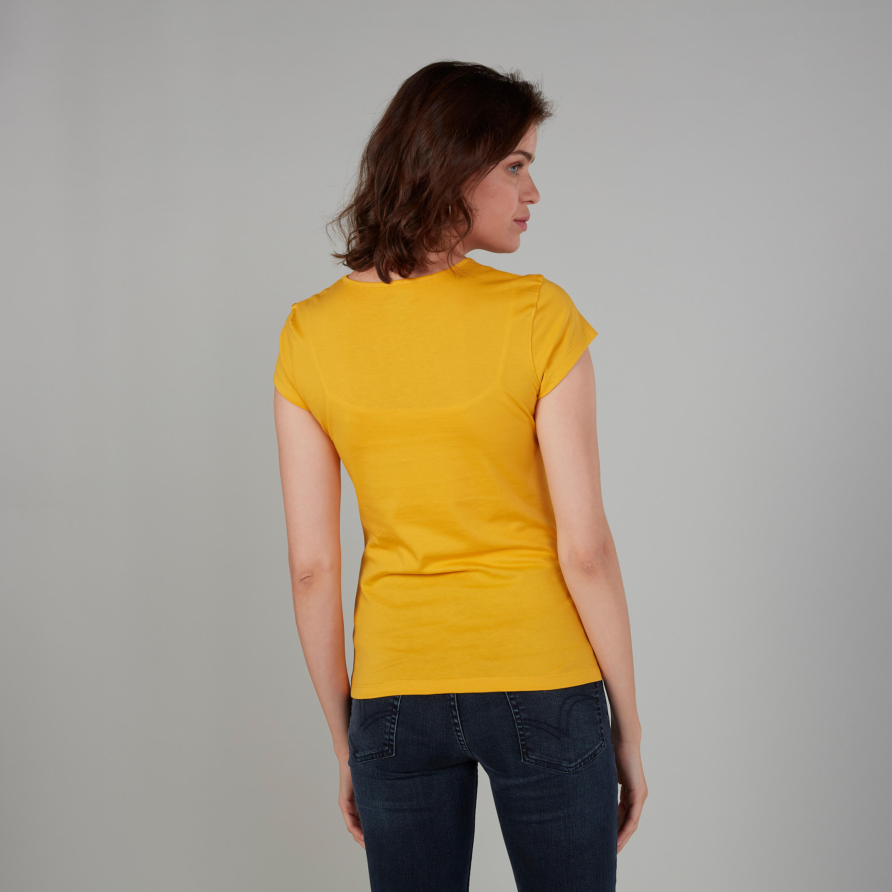 تيشيرت بقصّة سليم بياقة مستديرة وأكمام قصيرة وطبعات-women-clothing-tshirts-image-4