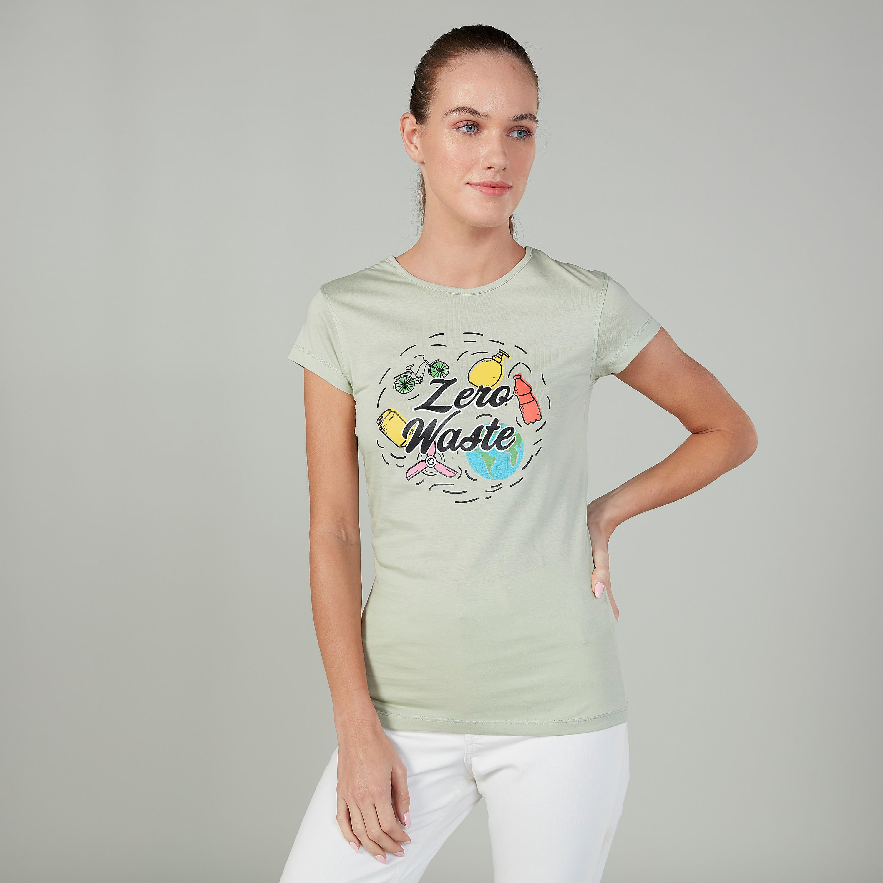 تيشيرت بقصة سليم وطبعات وياقة ضيّقة وأكمام كاب-women-clothing-tshirts-image-1