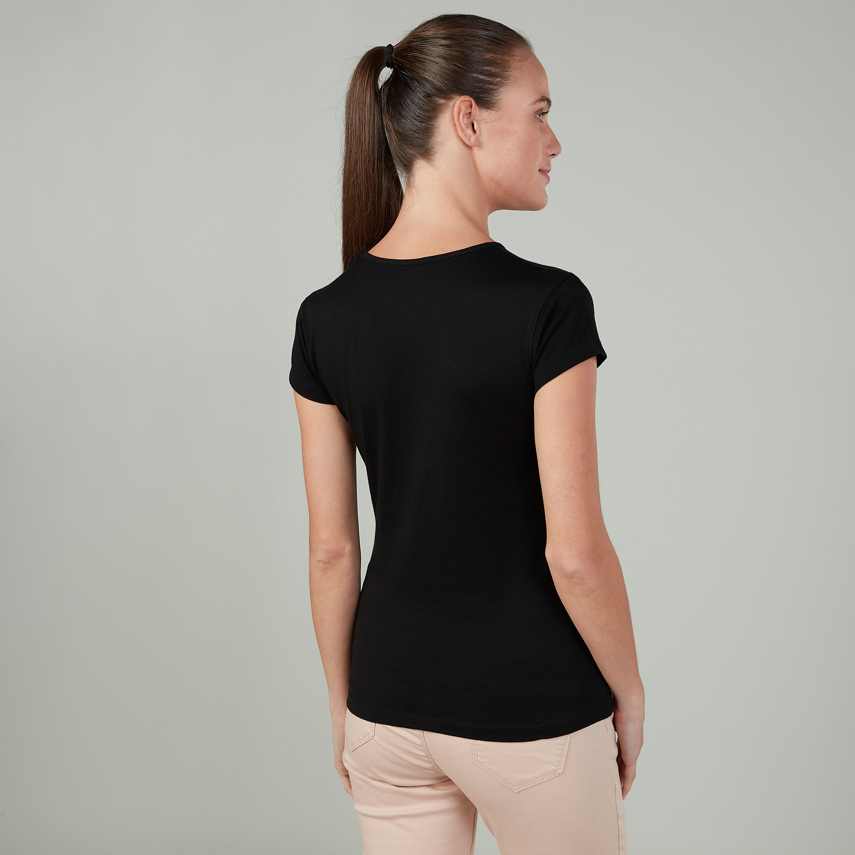 تيشيرت بقصة سليم وطبعات وياقة ضيّقة وأكمام كاب-women-clothing-tshirts-image-4