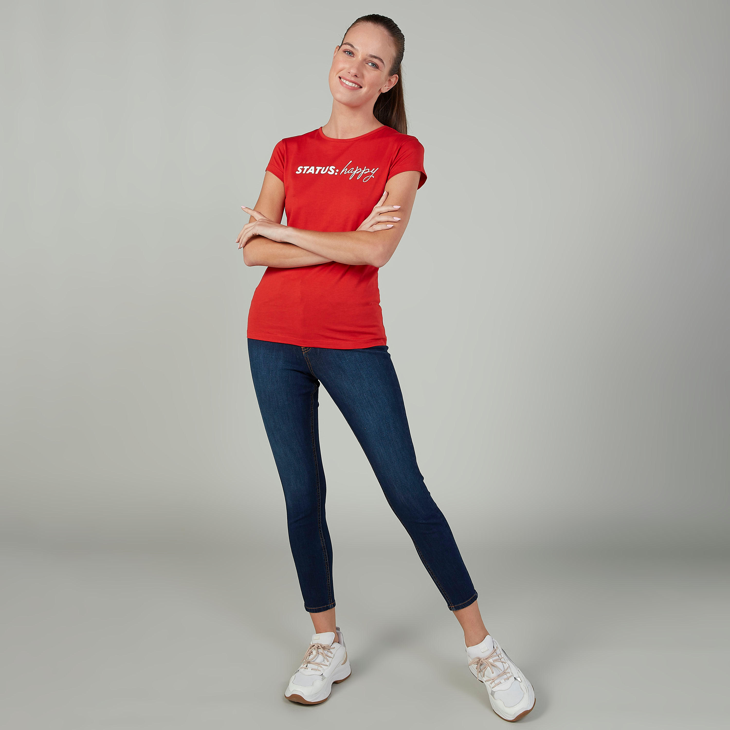 تيشيرت سليم بياقة مستديرة وأكمام كاب وطبعات-women-clothing-tshirts-image-2