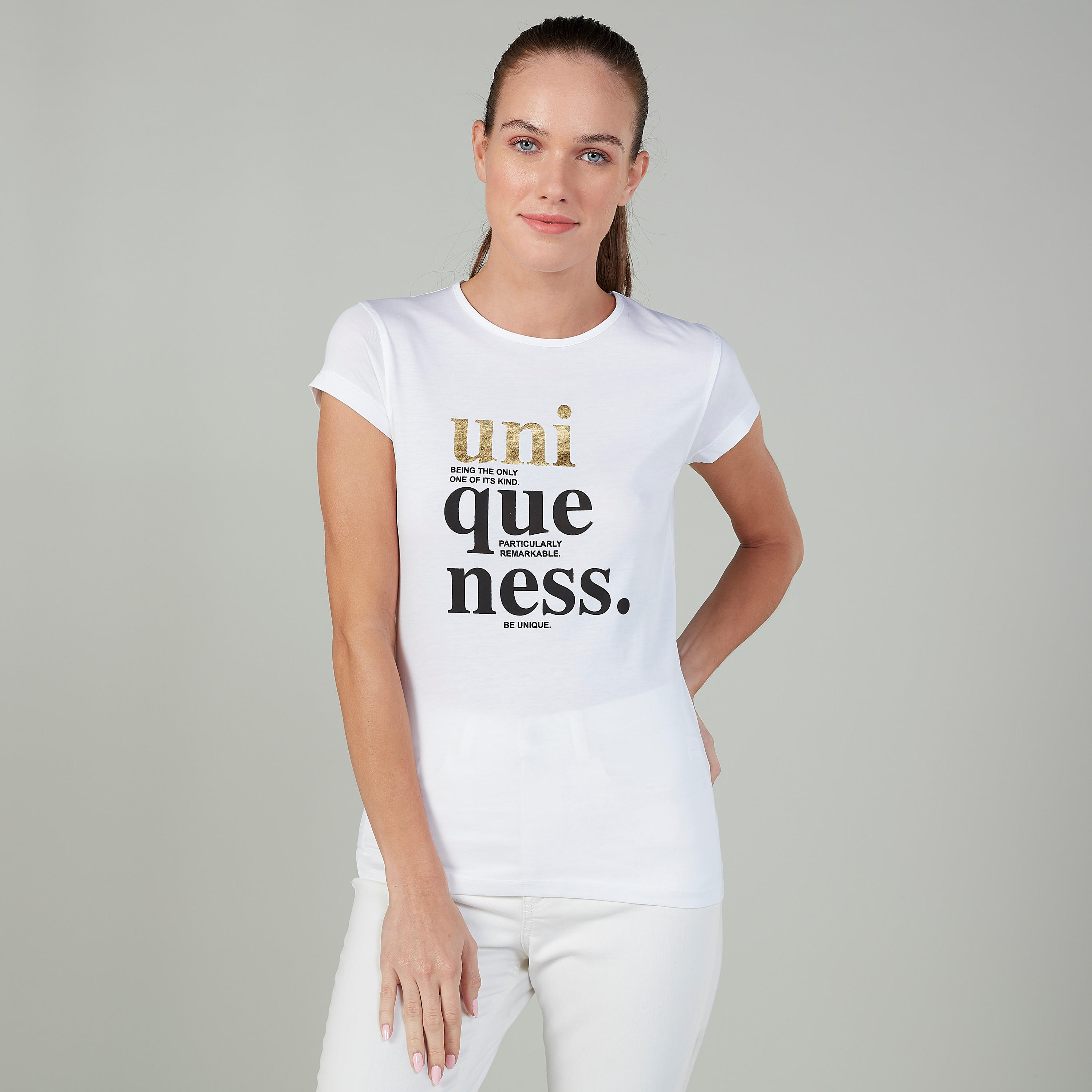 تيشيرت سليم بياقة مستديرة وأكمام كاب وطبعات-women-clothing-tshirts-image-6