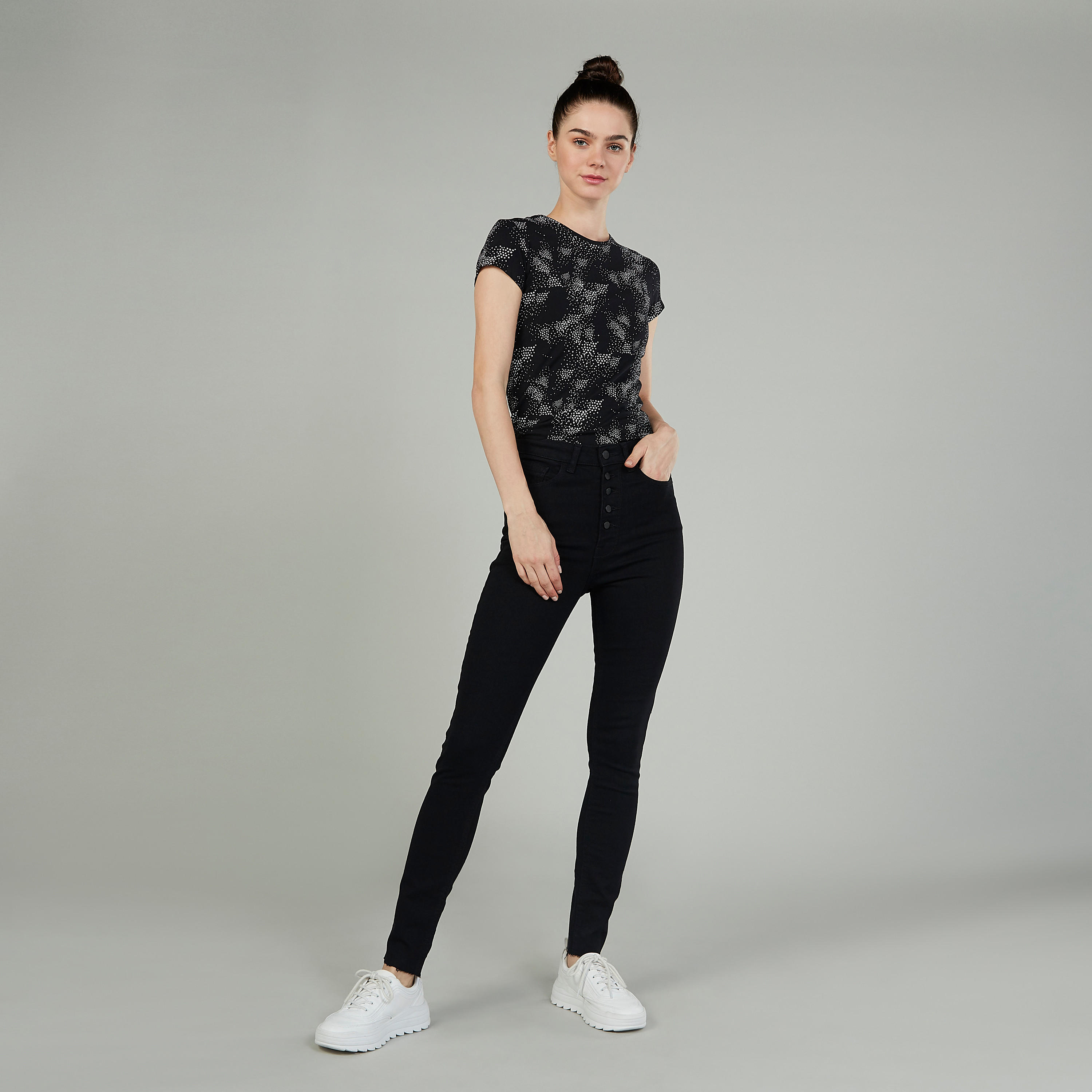 تيشيرت بياقة مستديرة وأكمام قصيرة وطبعات-women-clothing-tshirts-image-2