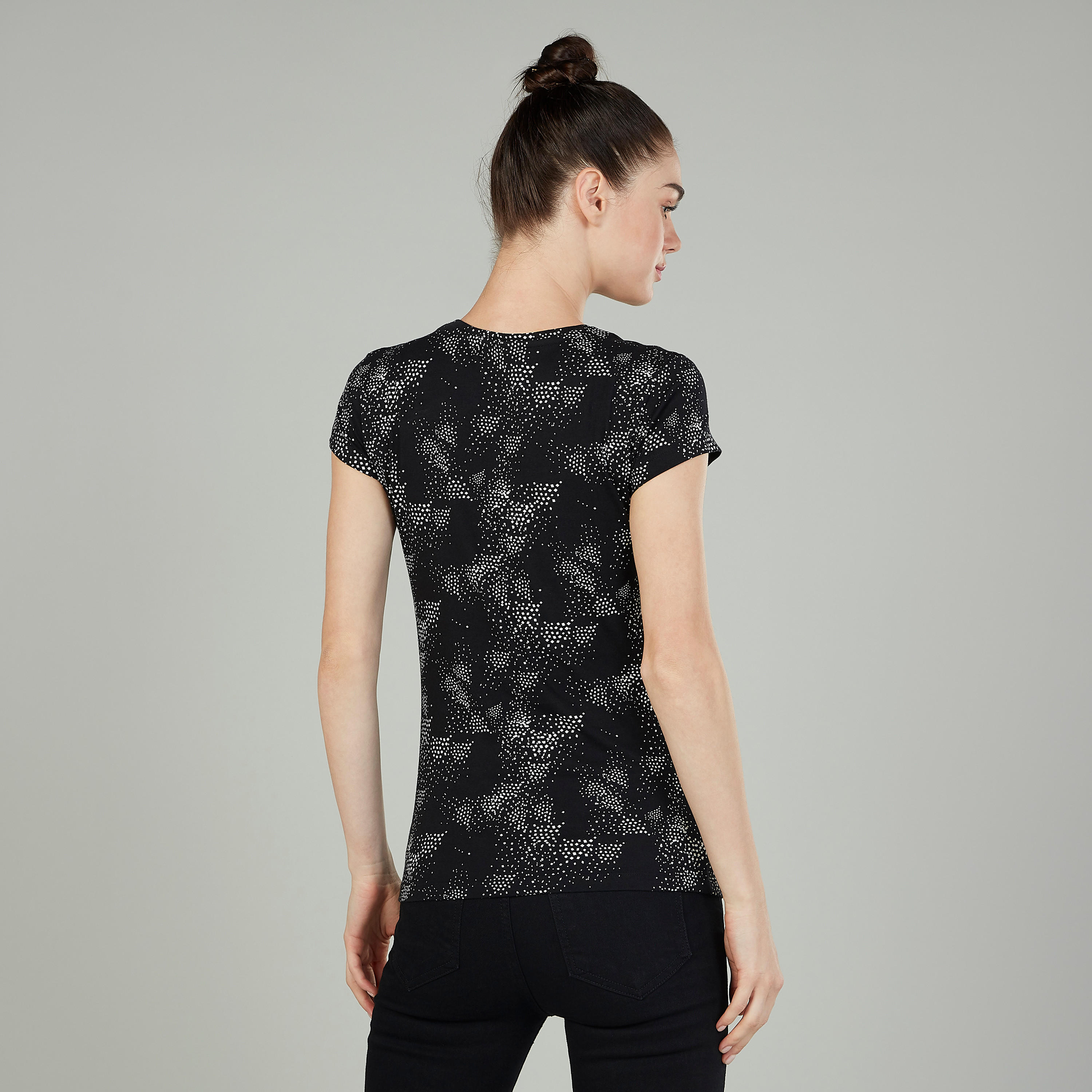تيشيرت بياقة مستديرة وأكمام قصيرة وطبعات-women-clothing-tshirts-image-4