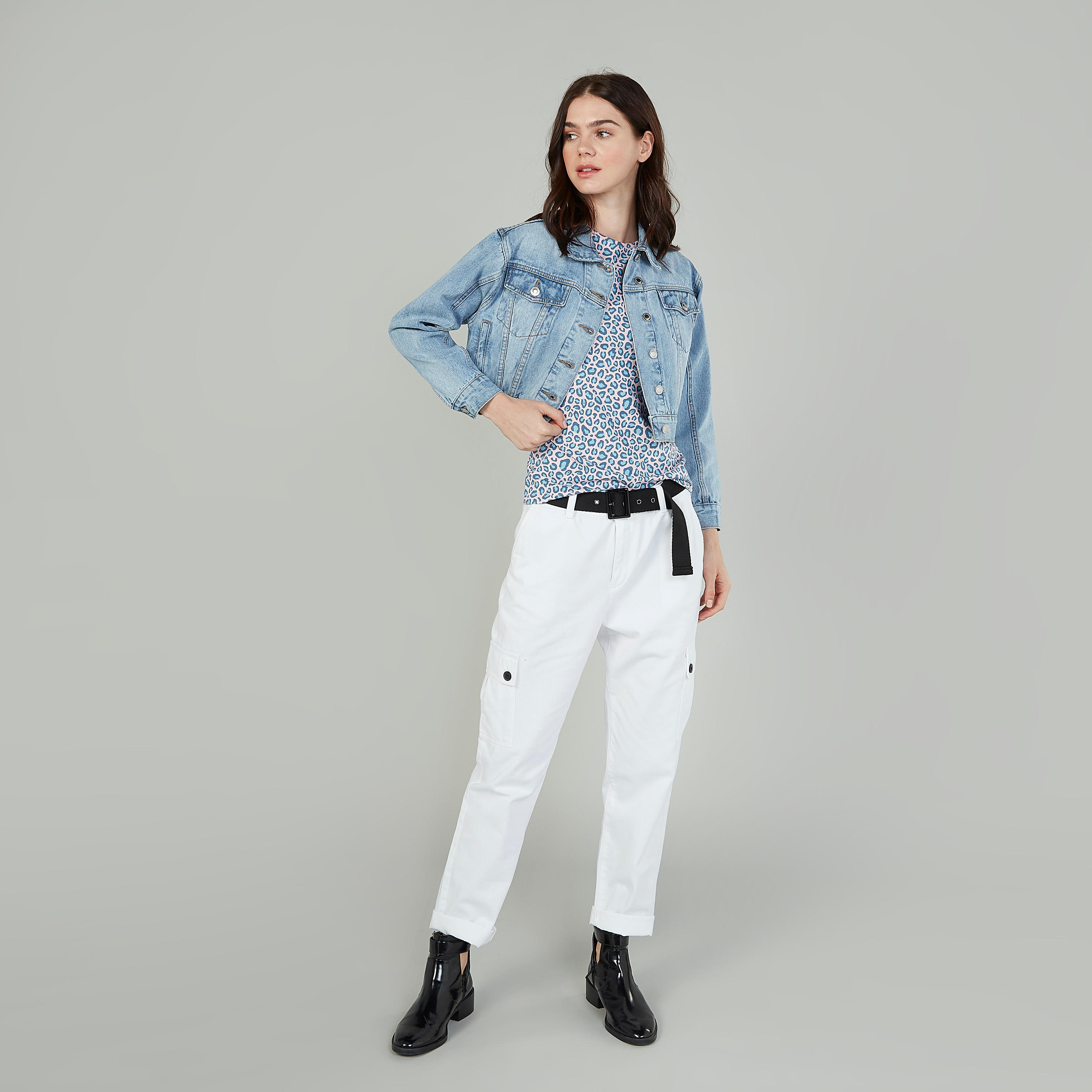 تيشيرت بياقة مستديرة وأكمام قصيرة وطبعات-women-clothing-tshirts-image-2