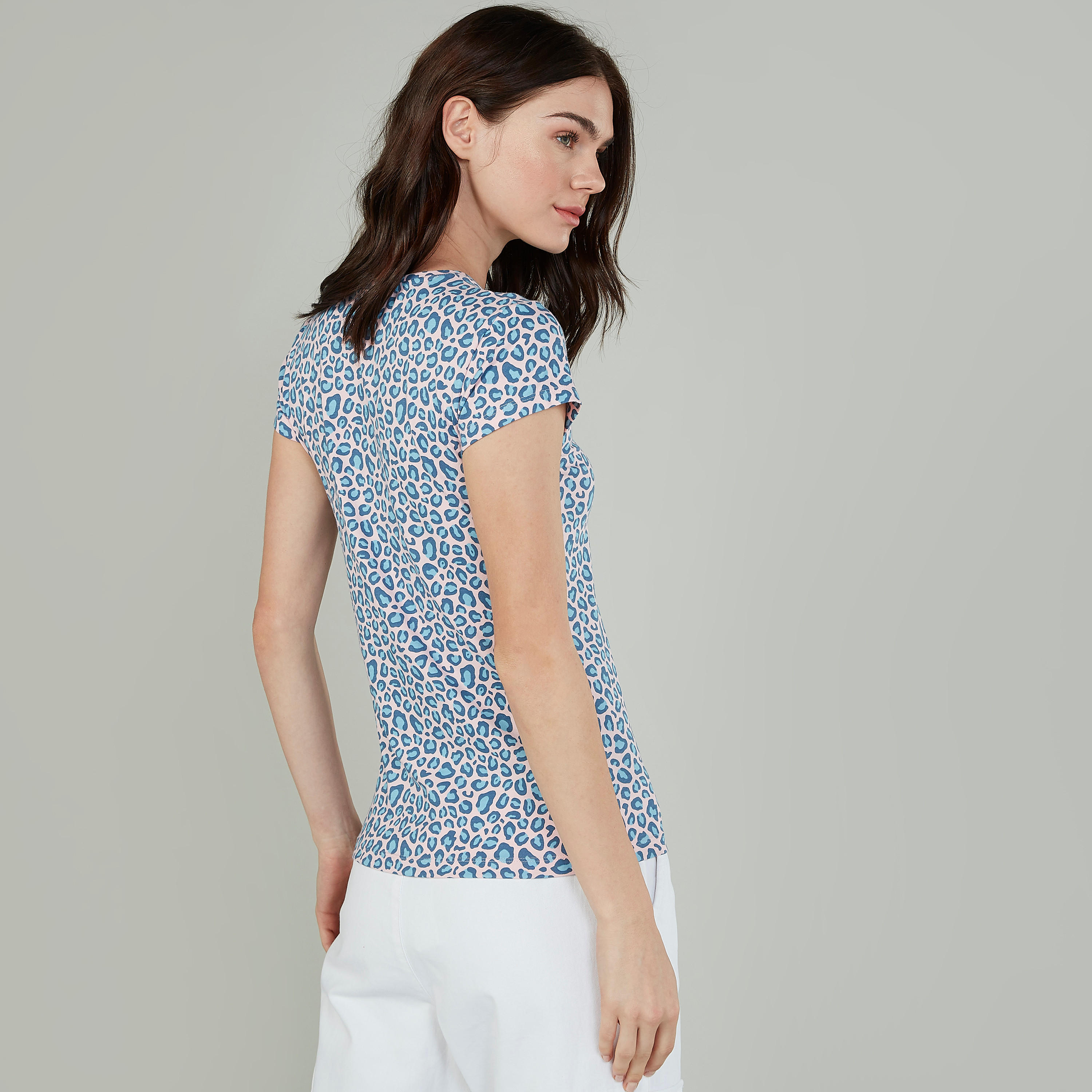تيشيرت بياقة مستديرة وأكمام قصيرة وطبعات-women-clothing-tshirts-image-4