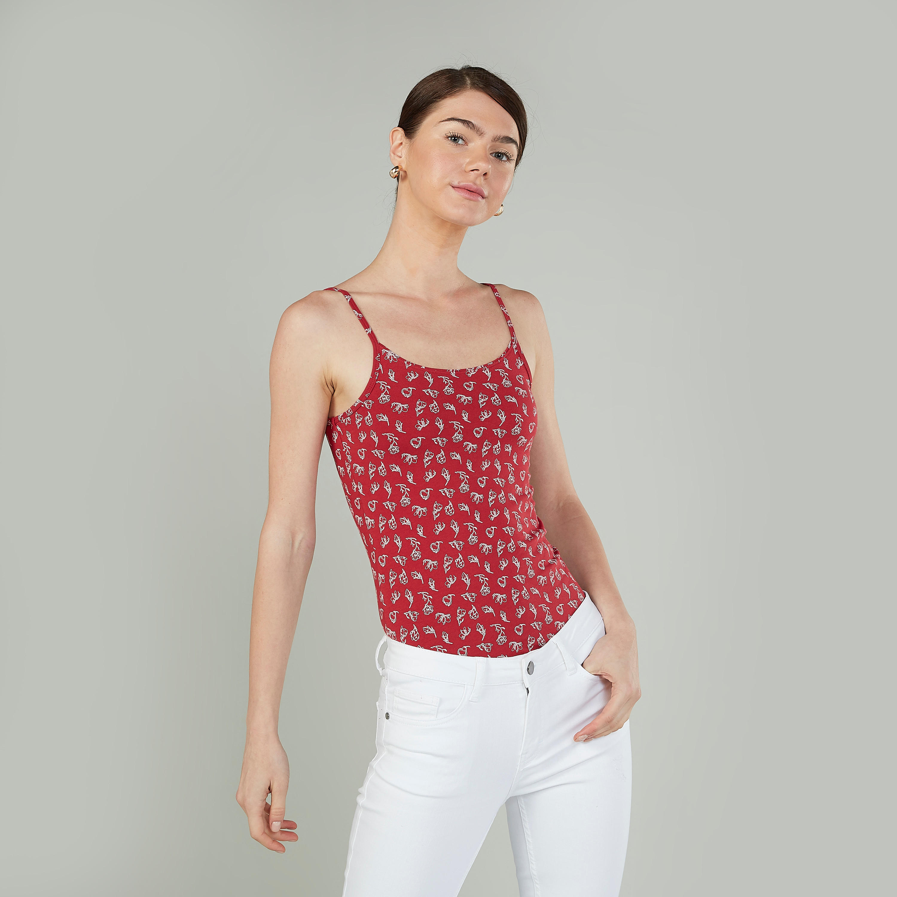 قميص داخلي دون أكمام بياقة عميقة وطبعات-women-clothing-tshirts-image-3