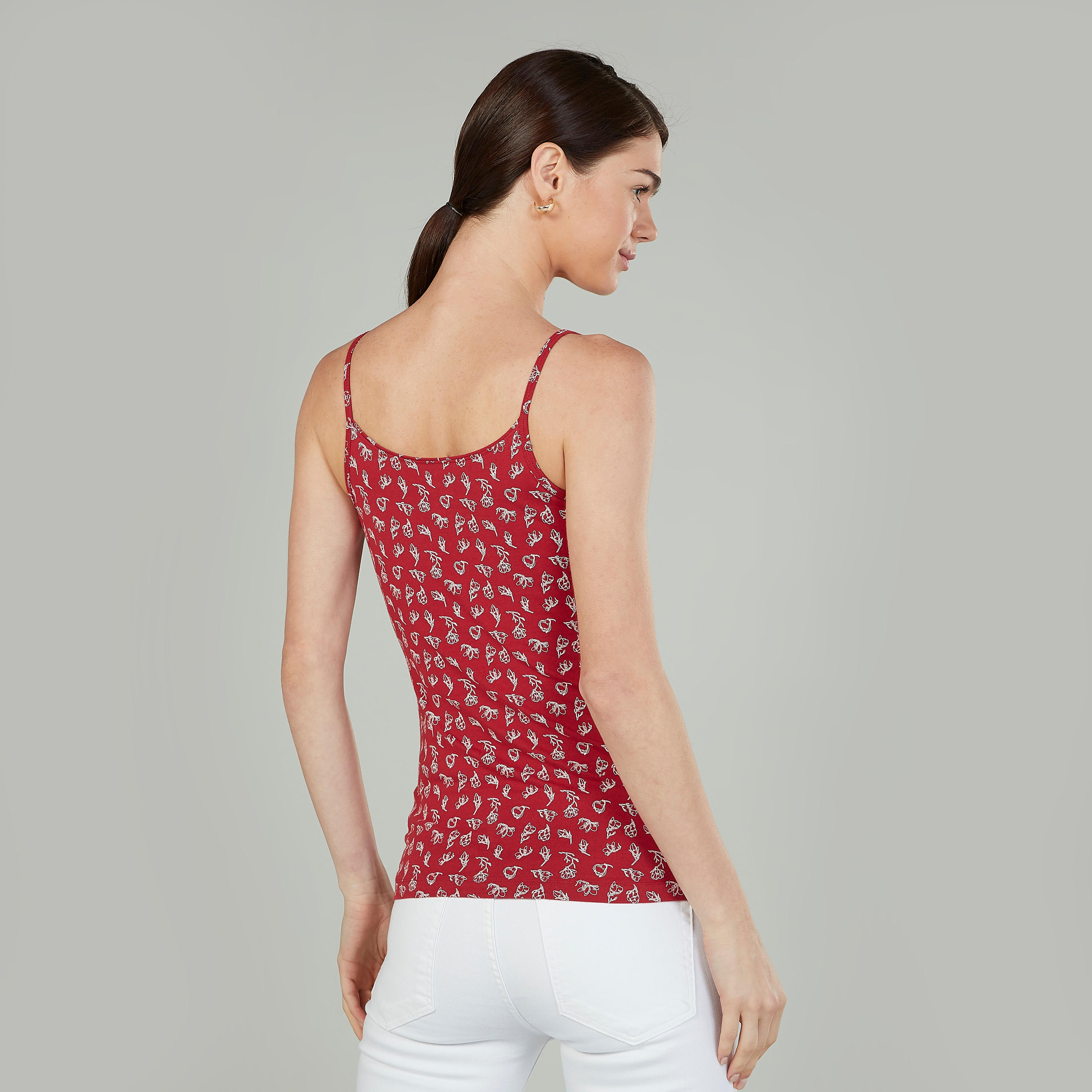 قميص داخلي دون أكمام بياقة عميقة وطبعات-women-clothing-tshirts-image-4
