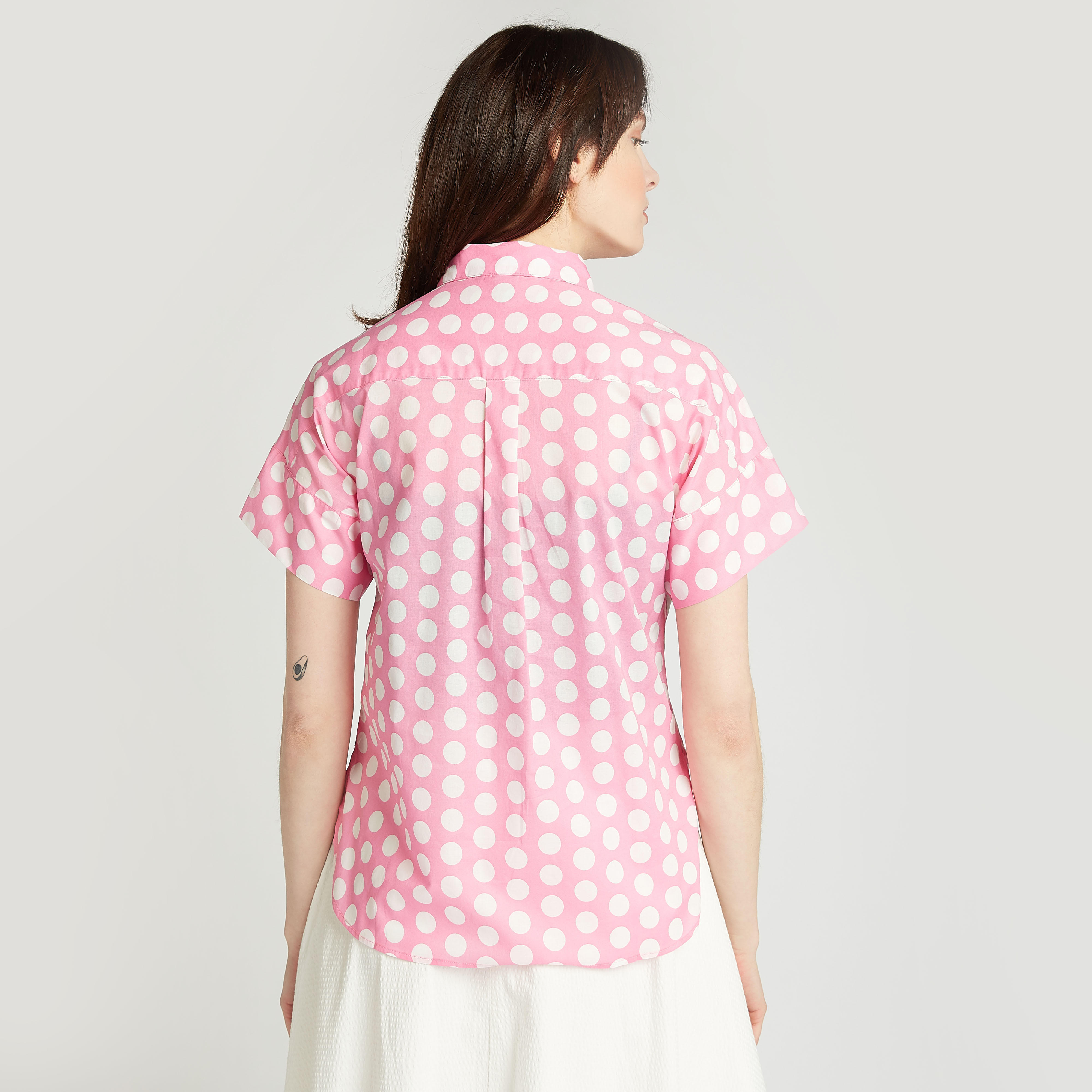 قميص سليم بياقة عاديّة وأكمام قصيرة و طبعات منقّطة-women-clothing-shirtsandblouses-shirts-image-4