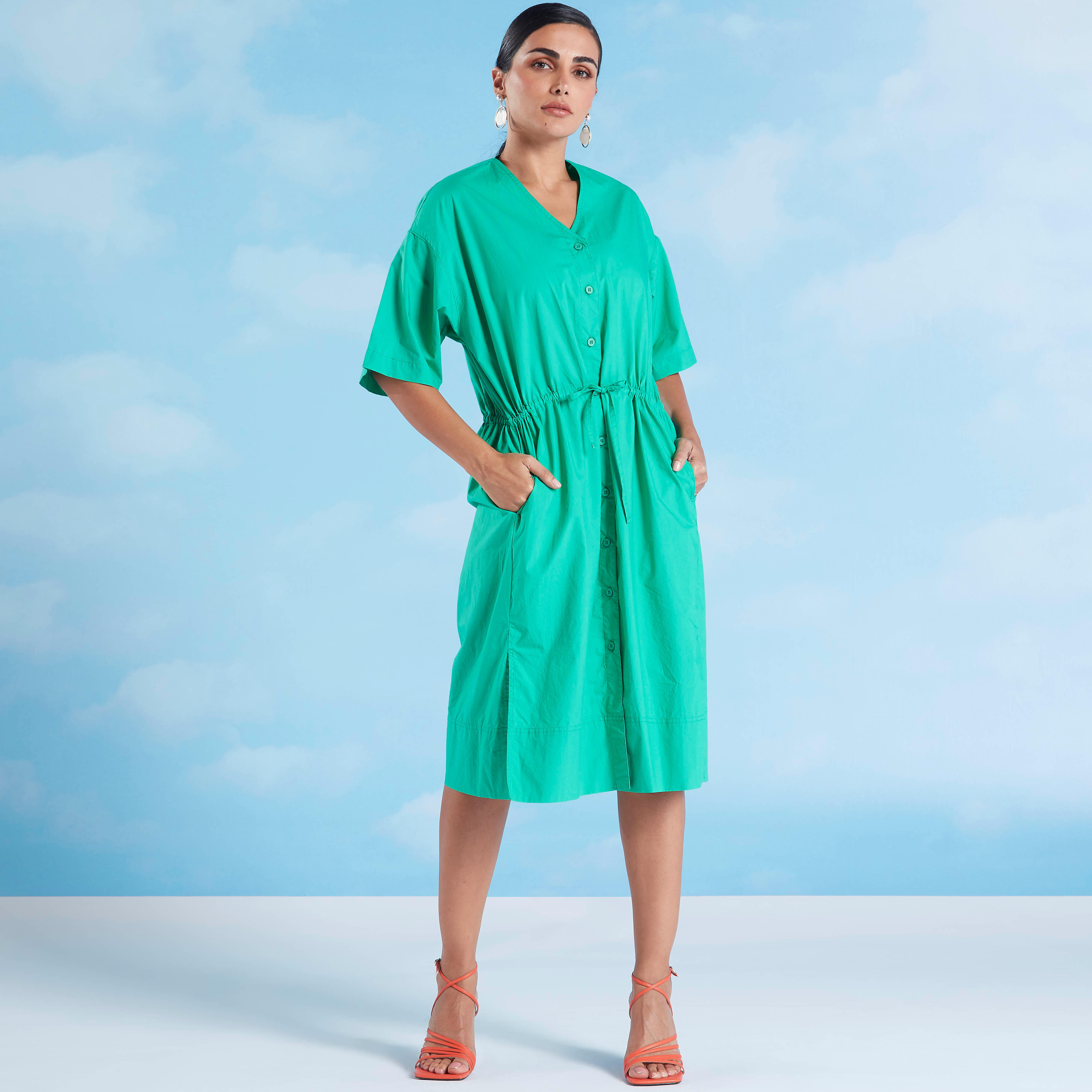 فستان قميص سادة ميدي بياقة v وتفاصيل جيب-women-clothing-dresses-image-1