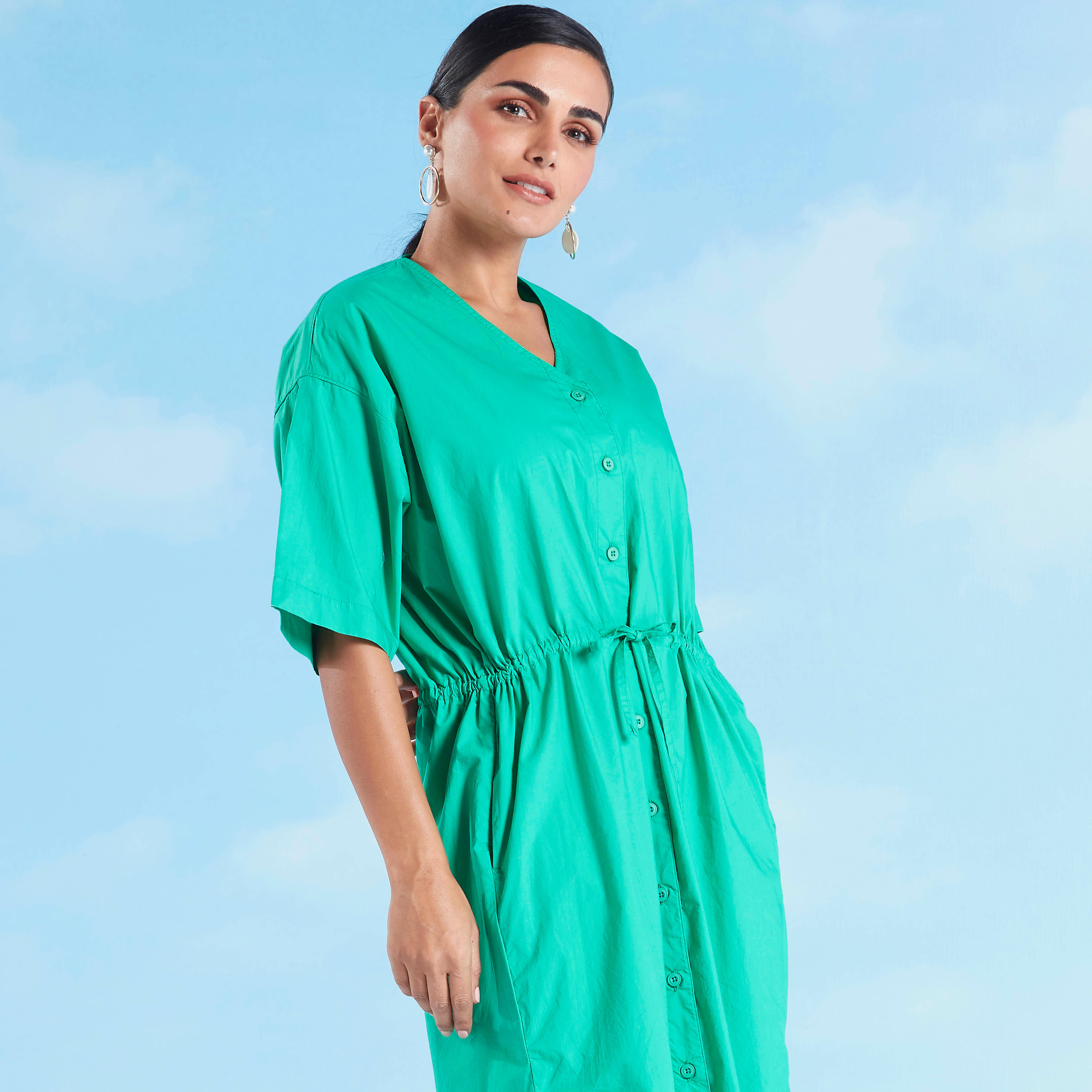 فستان قميص سادة ميدي بياقة v وتفاصيل جيب-women-clothing-dresses-image-2