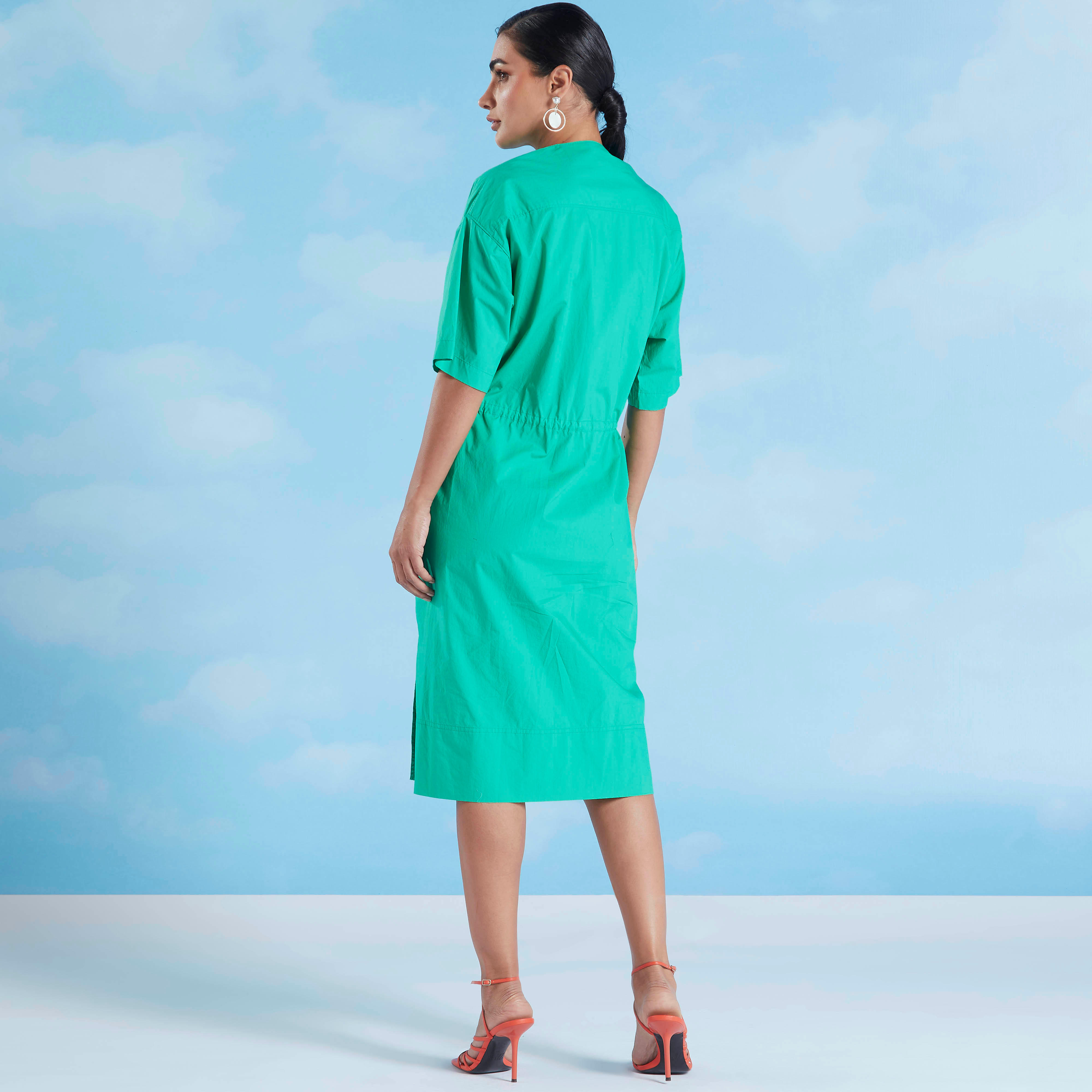 فستان قميص سادة ميدي بياقة v وتفاصيل جيب-women-clothing-dresses-image-5