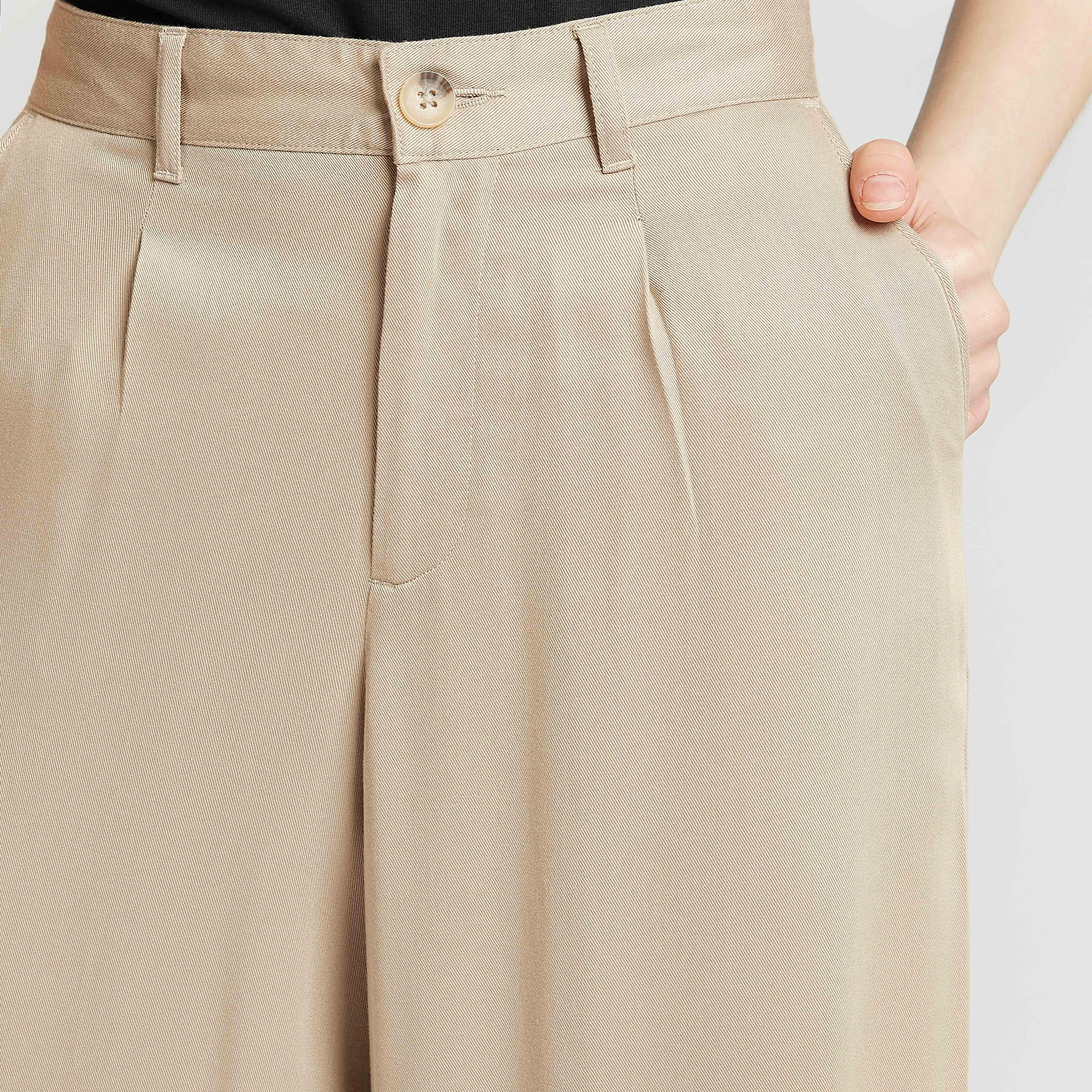 بنطلون 3/4 سليم بارز الملمس بتفاصيل جيوب وعراوي حزام-women-clothing-bottoms-trousers-image-3