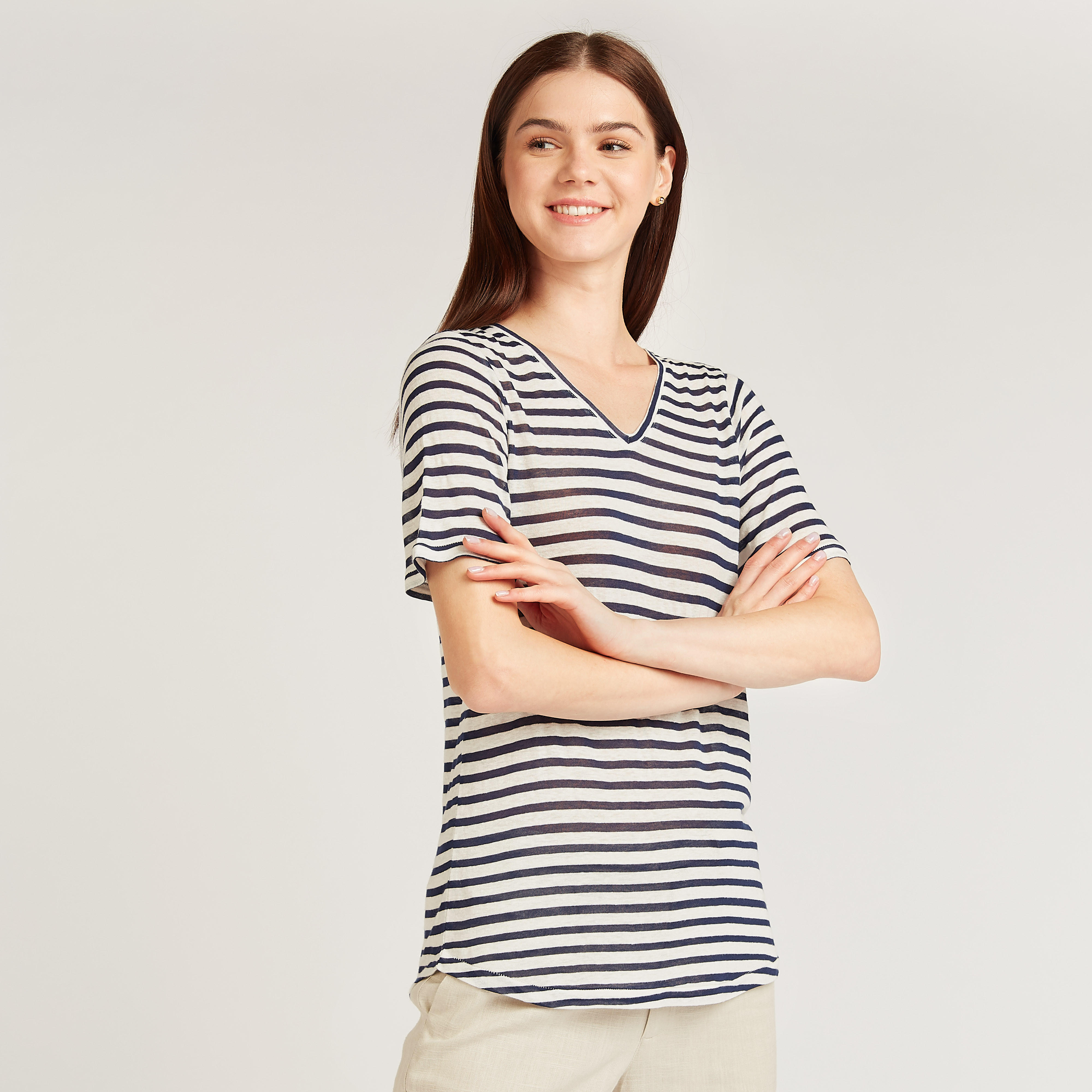تيشيرت سليم مخطط بياقة V وأكمام قصيرة-women-clothing-tshirts-image-5