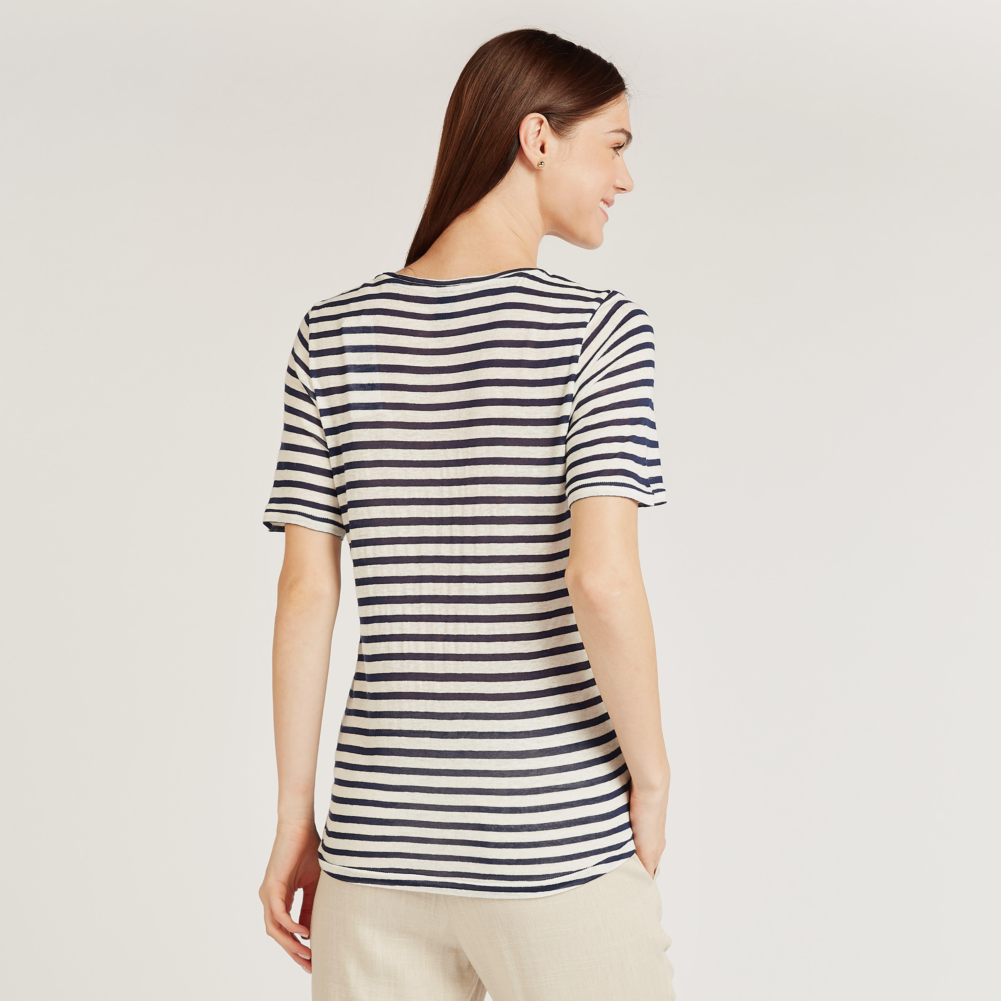 تيشيرت سليم مخطط بياقة V وأكمام قصيرة-women-clothing-tshirts-image-8